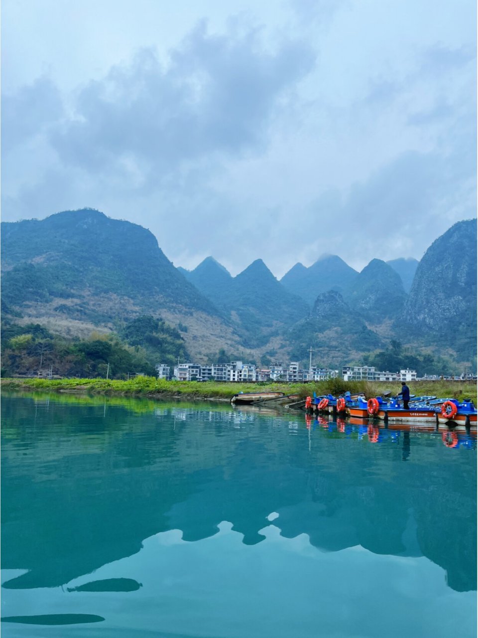 巴马百鸟岩景区图片