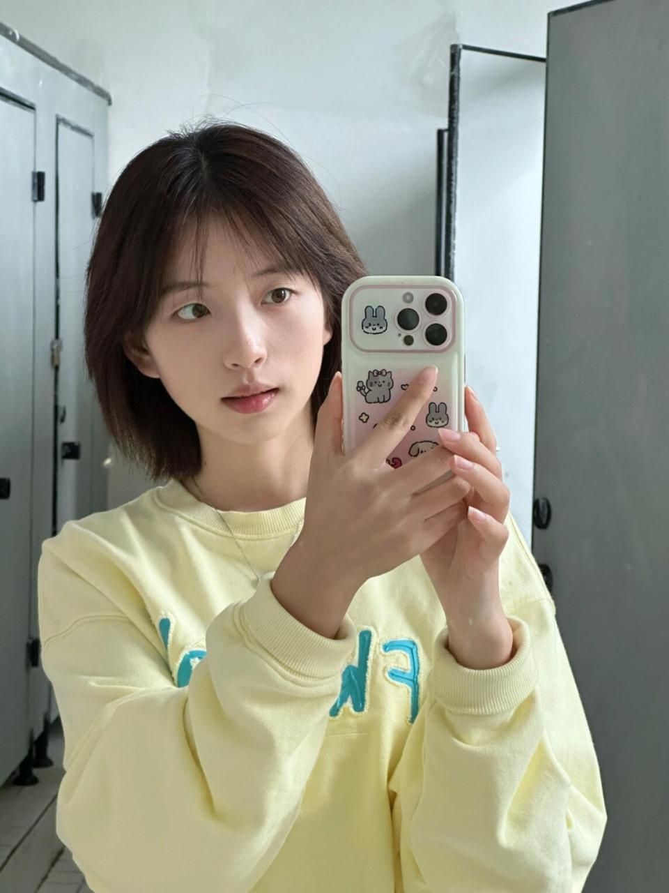 短发女孩 #日系短发# #我的自拍分享