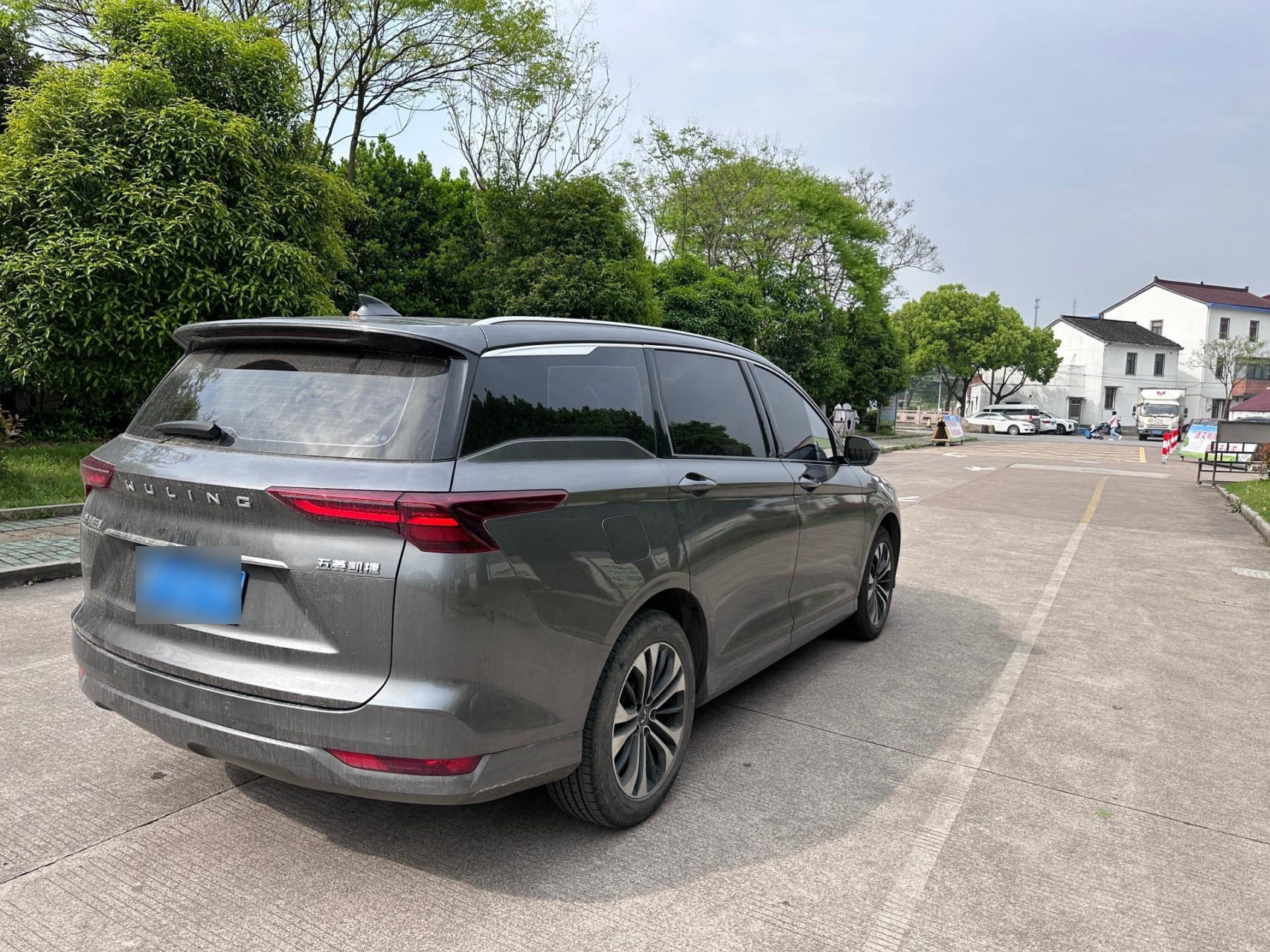 到店2021年上牌五菱凯捷.1.5t自动旗舰型.一手车,实表6万公里,七座.