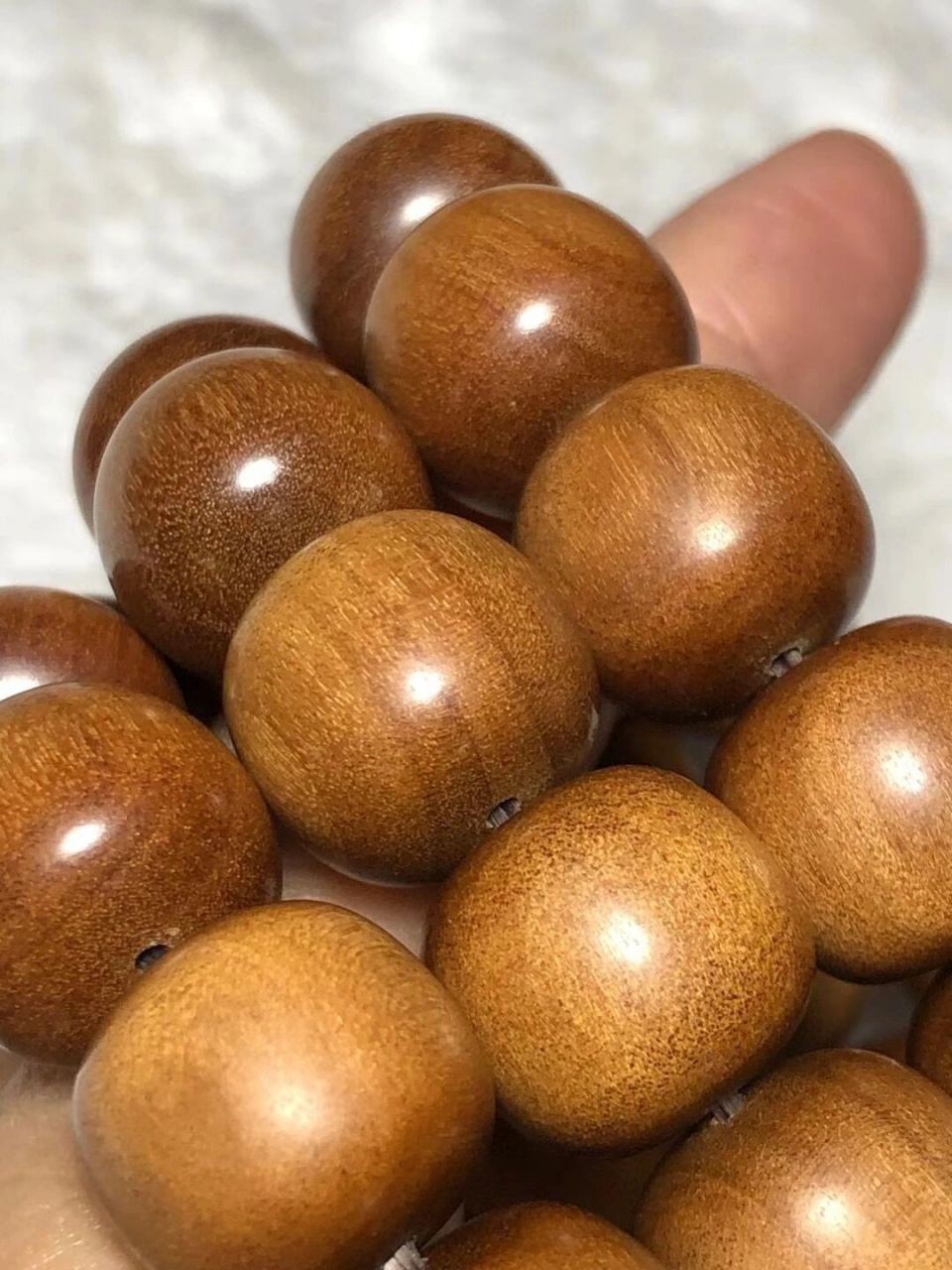 进来看看 印度迈索尔老山檀12*13mm老型桶珠,纯正的薄荷奶香味,堪比