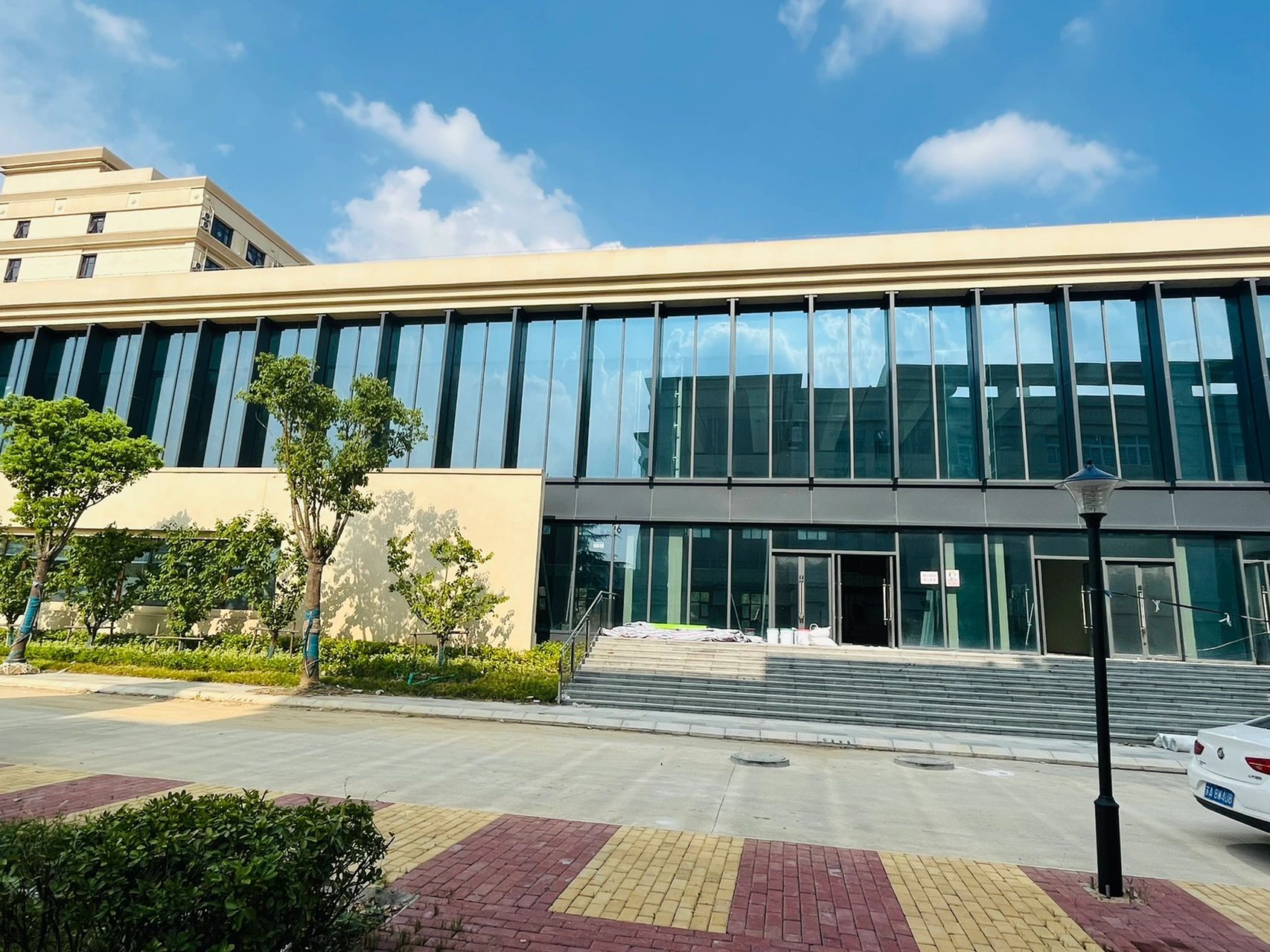 钟山职业技术学院  钟山职业技术学院新体育馆,已经在内部装修了,相信