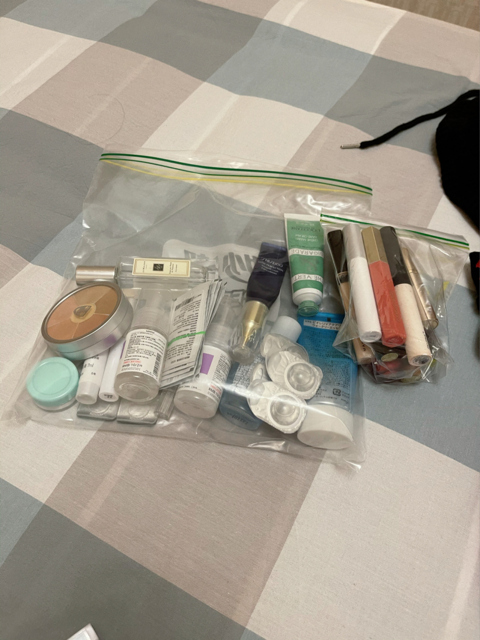 液体究竟可以带几瓶16615 补充一下,机场地勤小姐姐说每个关口都