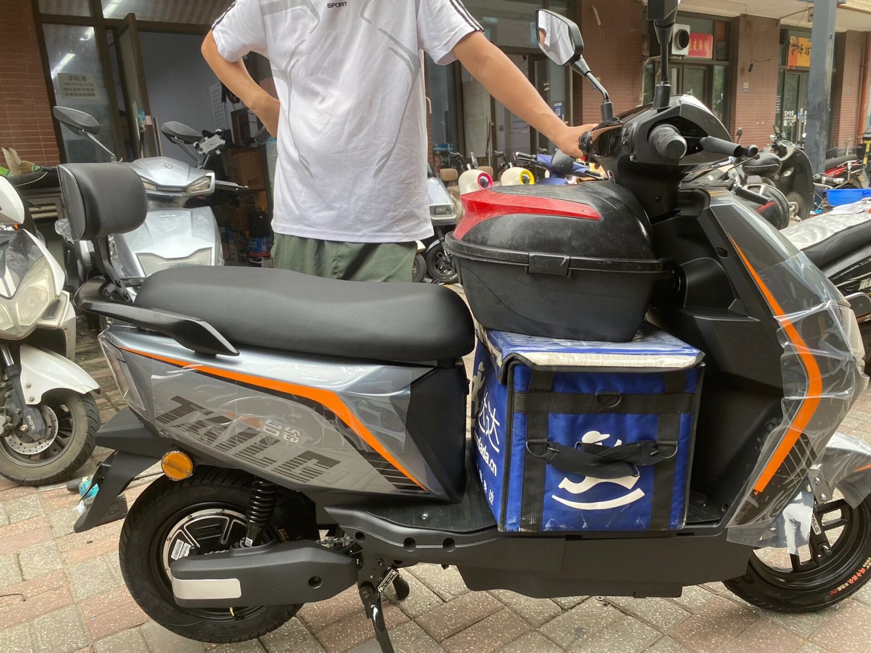 72v32a台铃新国标大劲鹰特价秒杀3599元 72v32a超威石墨烯电池.