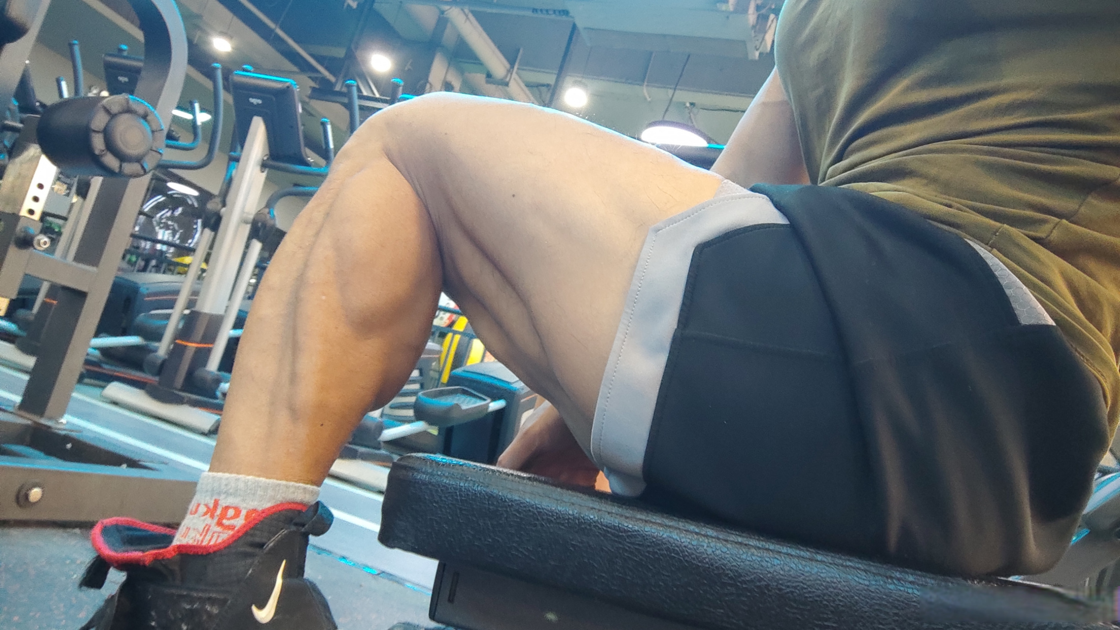 大叔的肌肉腿#肌肉男##肌肉腿