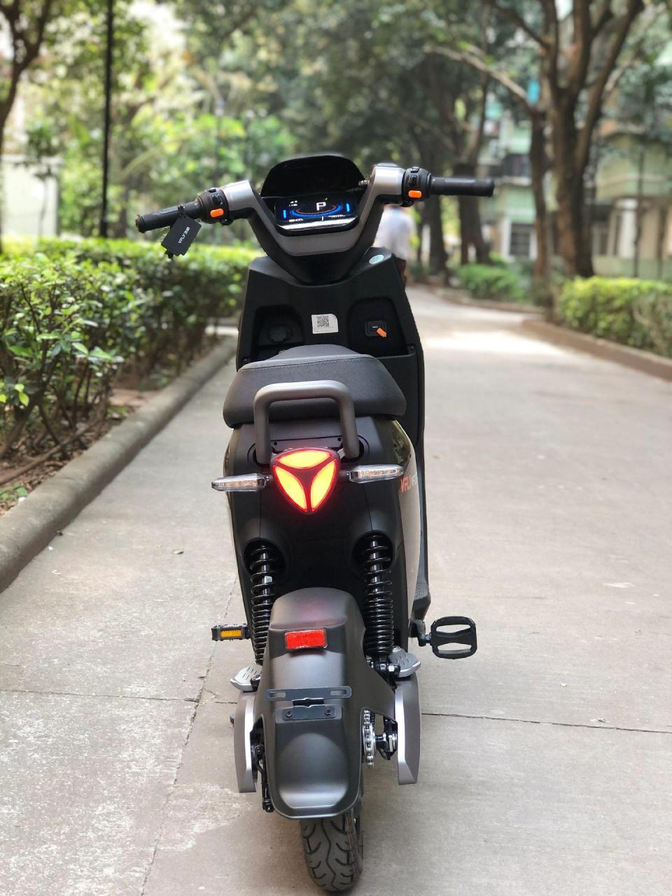 雅迪vfly z150高性能高编航列探索无限可能 自带气场 .