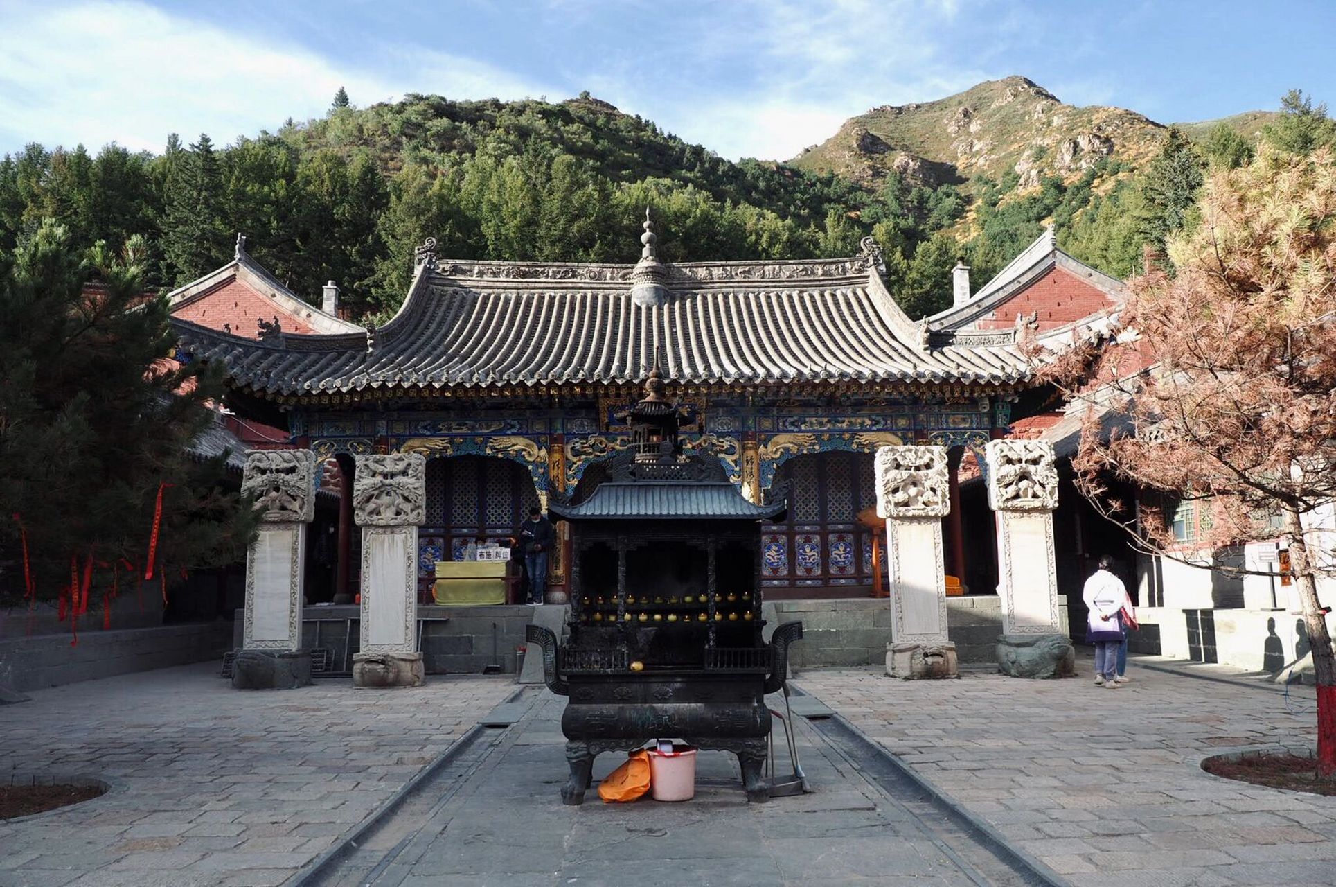 五台山龙泉寺 龙泉寺,始建于宋代,明嘉靖年间(1522—1566年)重修,清末