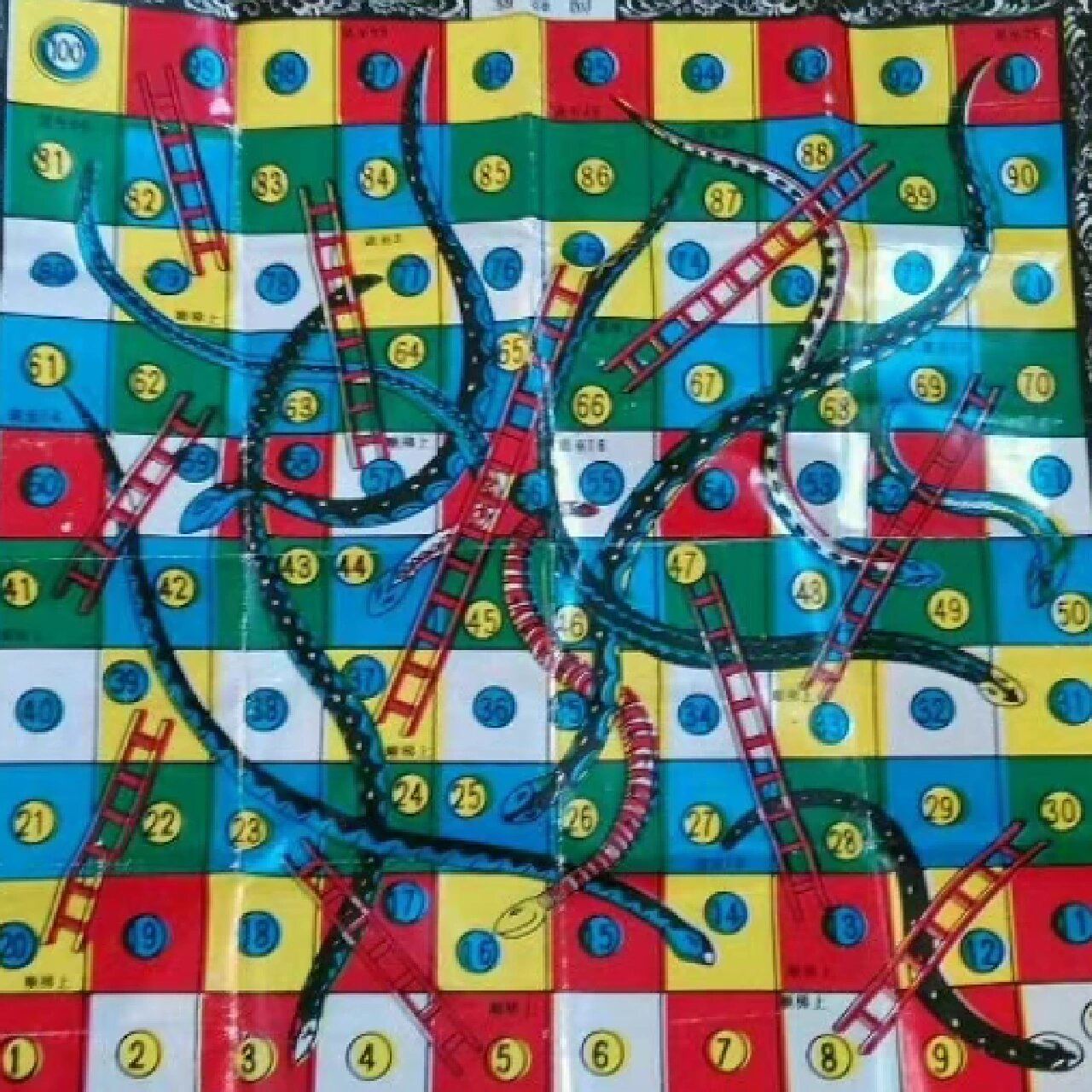 康康饼 好吃也好玩 每周都会买 就是为了里面不同的玩具 康康蔬菜饼的