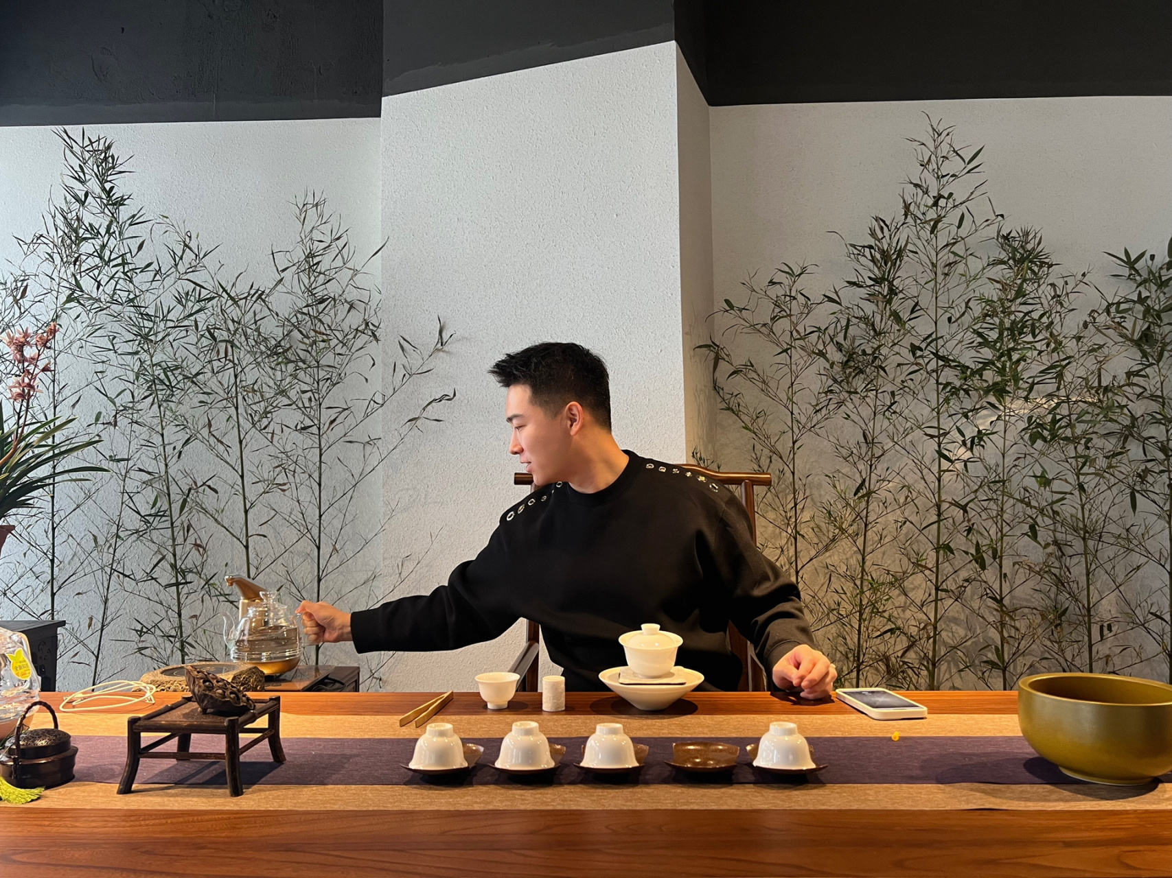 一个90后ceo哥哥的下午时光 / /一个喜欢喝茶的老灵魂🍵/ 沏了杯