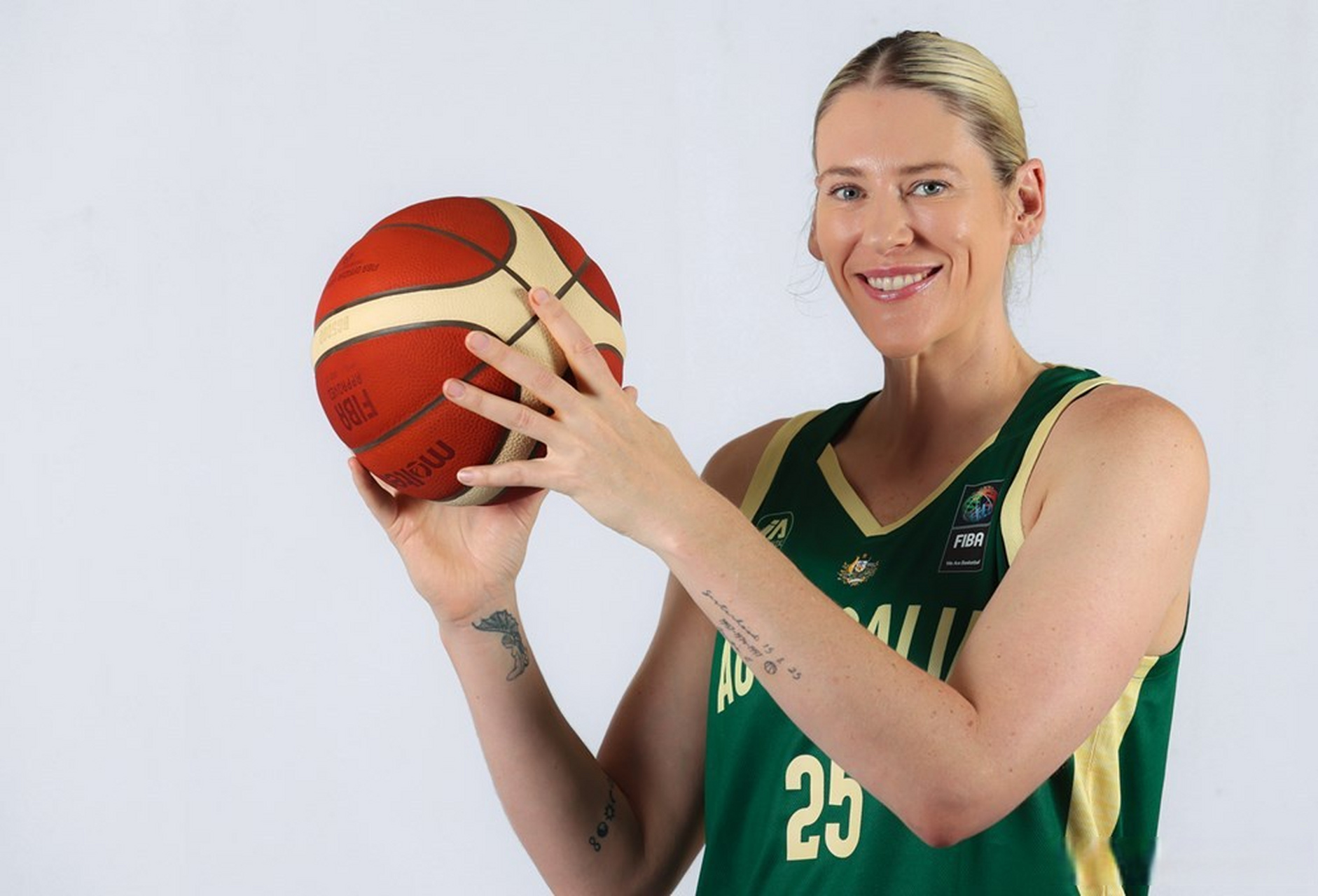 劳伦-杰克逊大概率迎个人第5届奥运会】今天凌晨,澳大利亚篮协官方