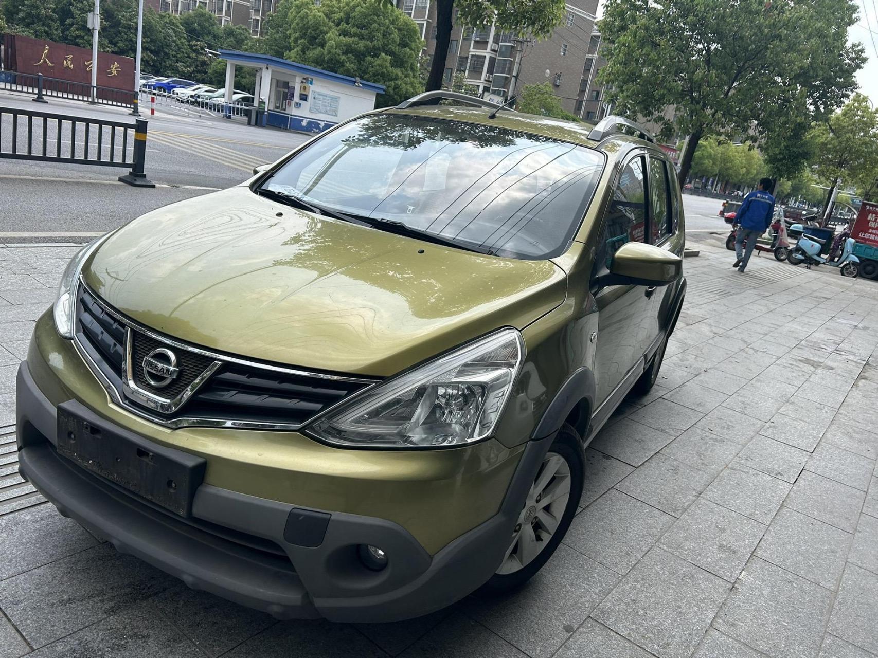 精品1 5年日产骊威到店.