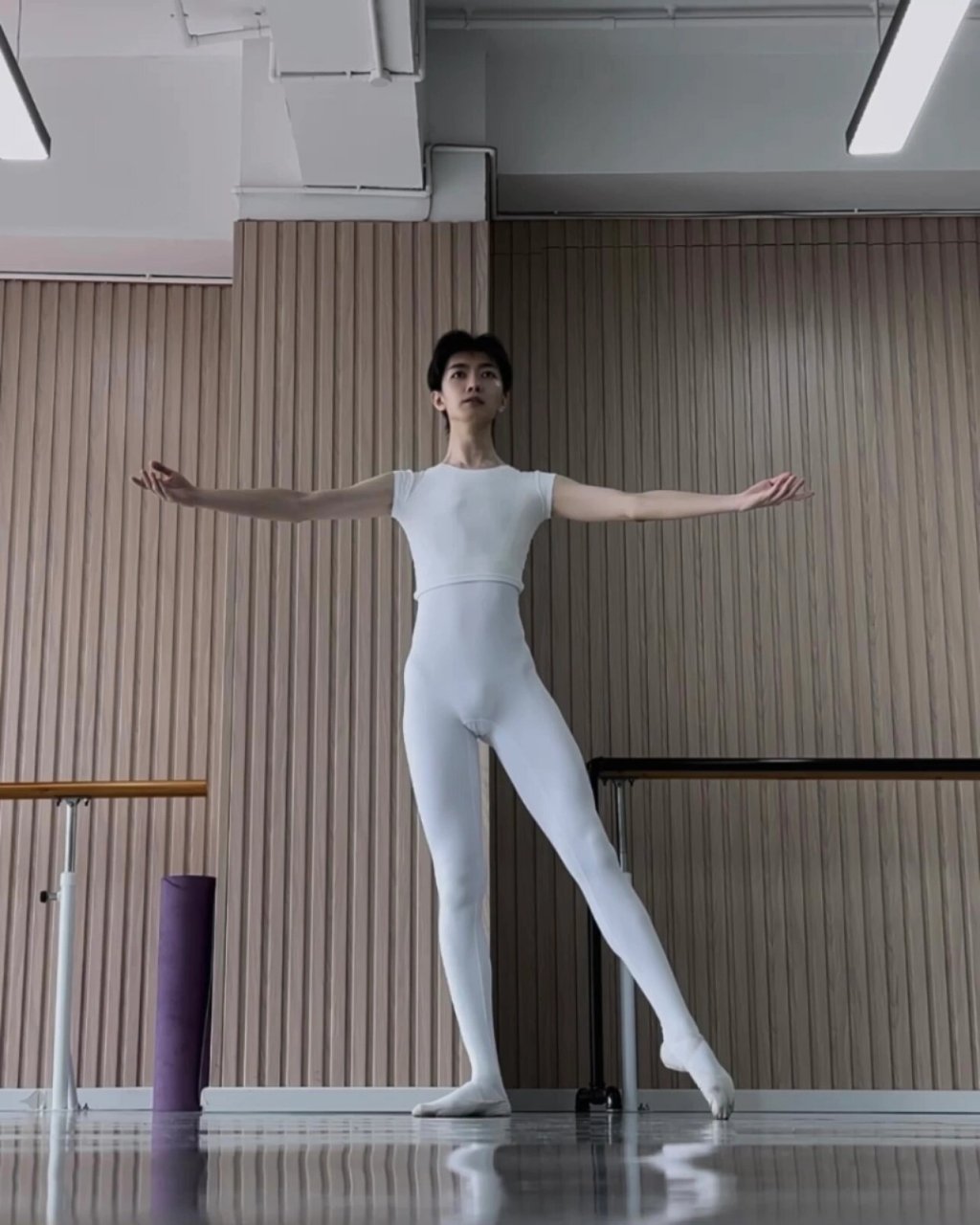 白色背带连袜裤 夏日必备经典男芭蕾裤, 背带连袜裤～经典款式!