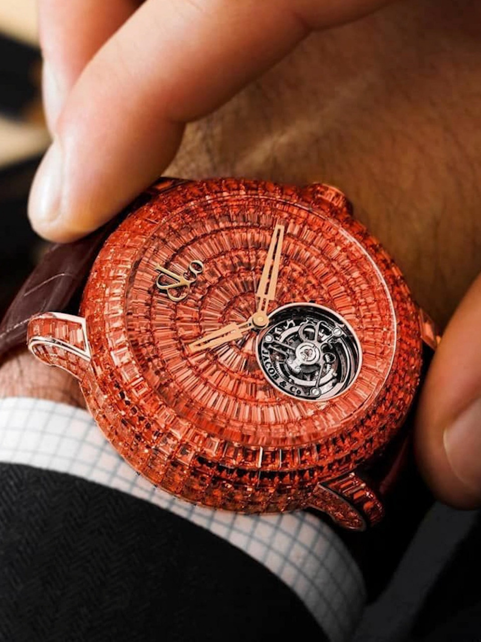 今日新表 捷克豹推出新款全橙色蓝宝石腕表 jacob & co.