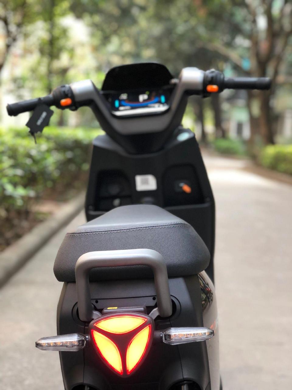 雅迪vfly z150高性能高编航列探索无限可能 自带气场 .