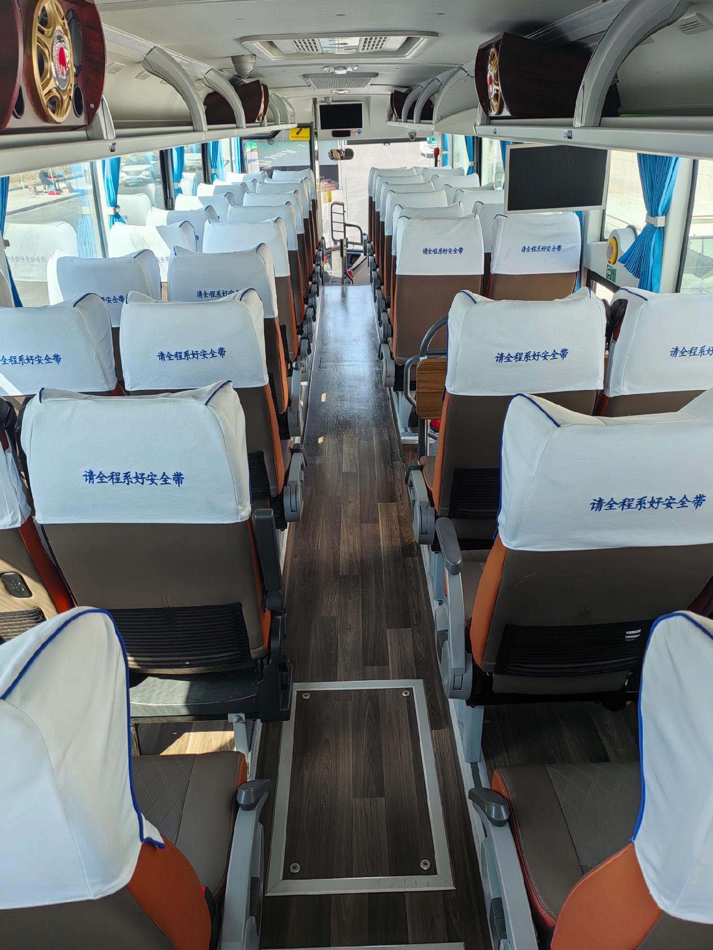 豪华商务50座:车载点歌机全车usb充电.练的是体,强的是心