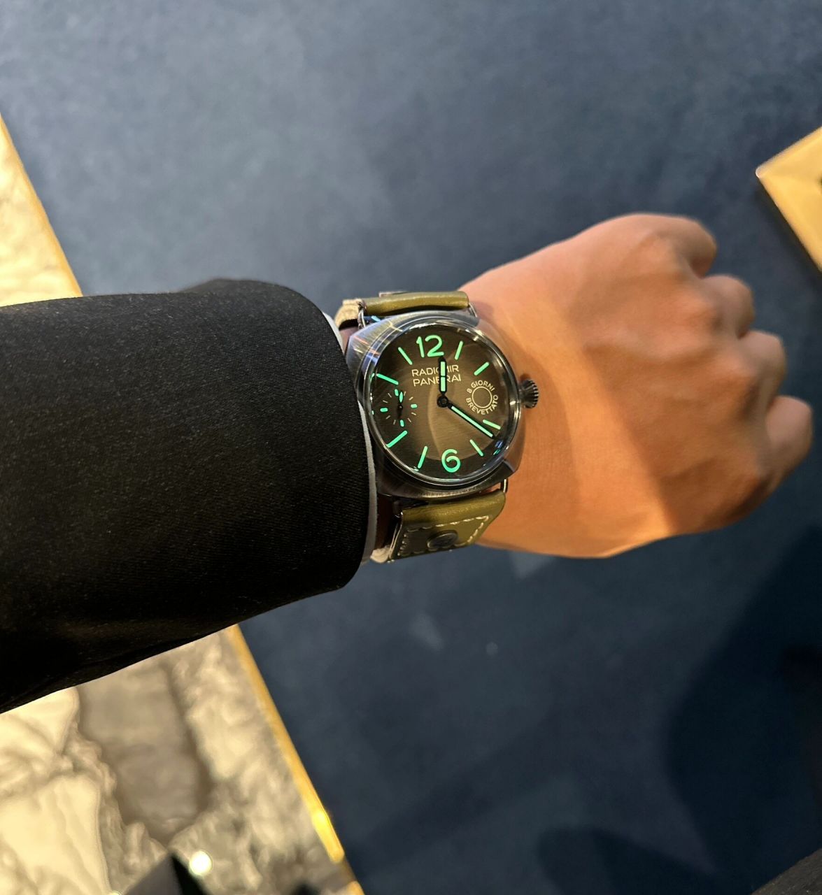 沛纳海在夜光功能使用瑞士a级super-luminova03 如果光照充足可