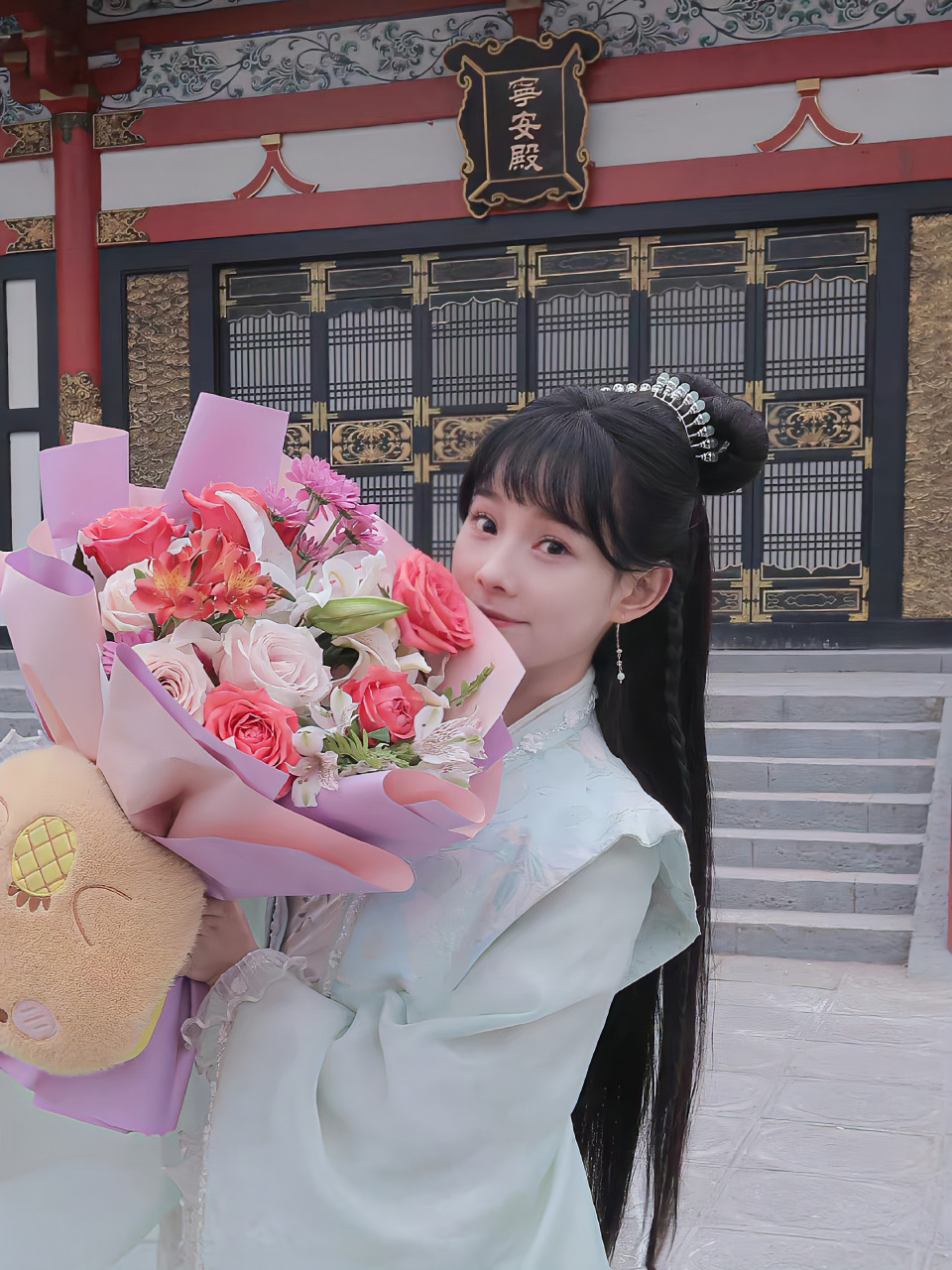 2022年12月28日,鲁照华主演的古装奇幻剧《奇怪的公主殿下》在横店