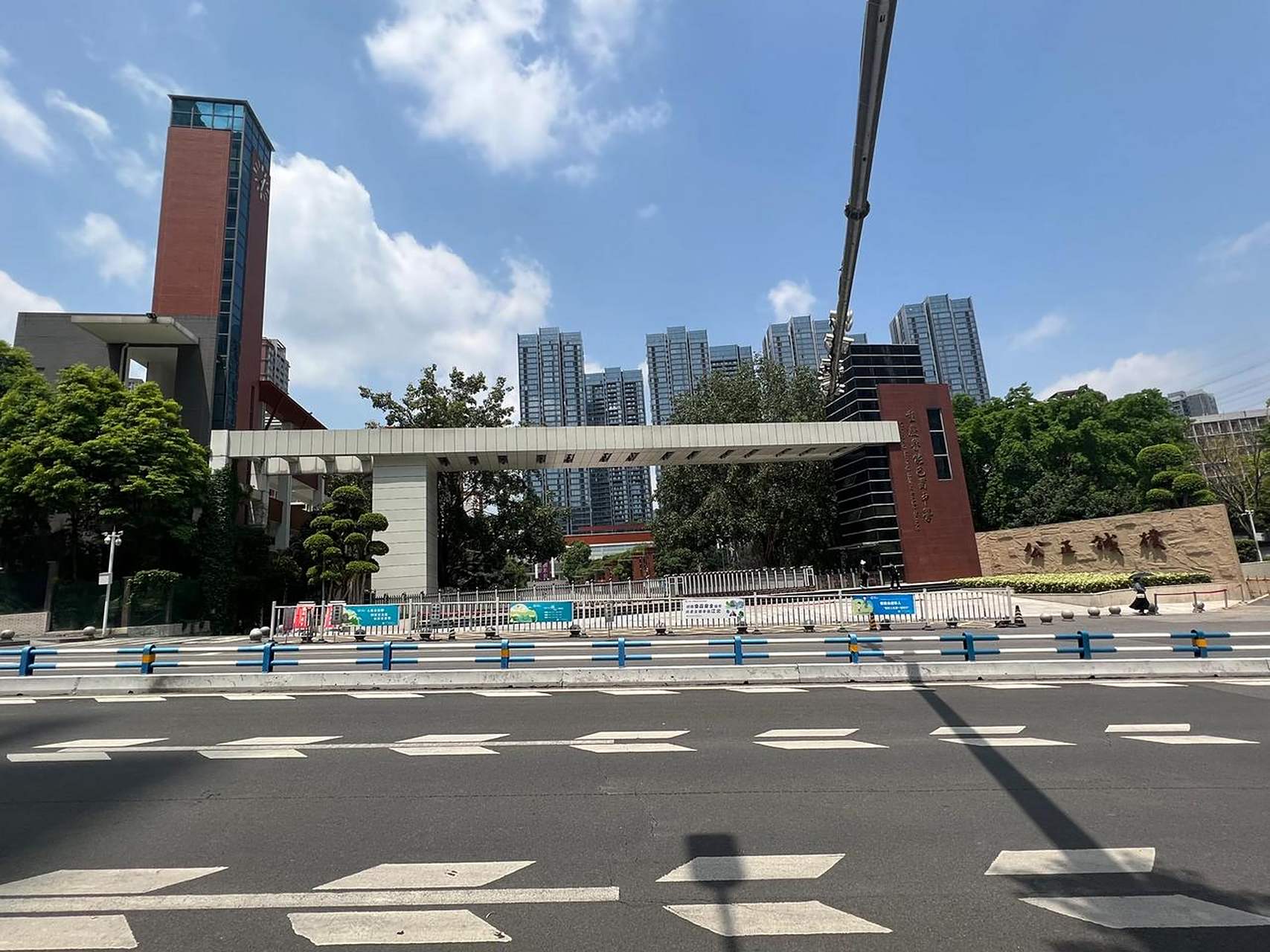 听说这所学校在重庆还是非常不错的, 重庆鲁能巴蜀中学