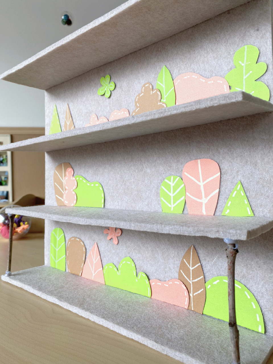 幼儿园环创之:美工区立体作品展示架