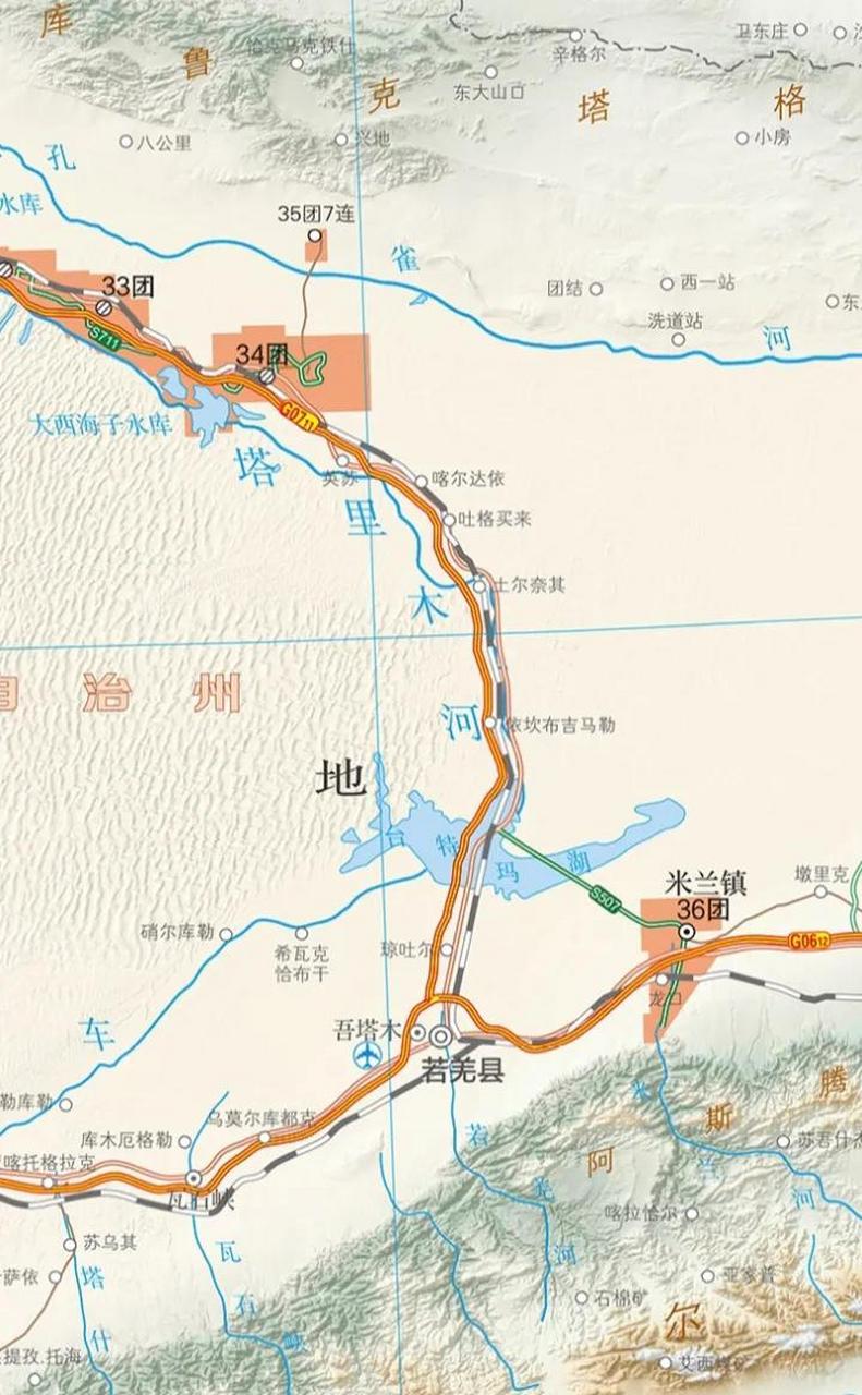 塔里木河的尽头——台特玛湖,这个湖范围挺大,还有铁路线,国道,高速