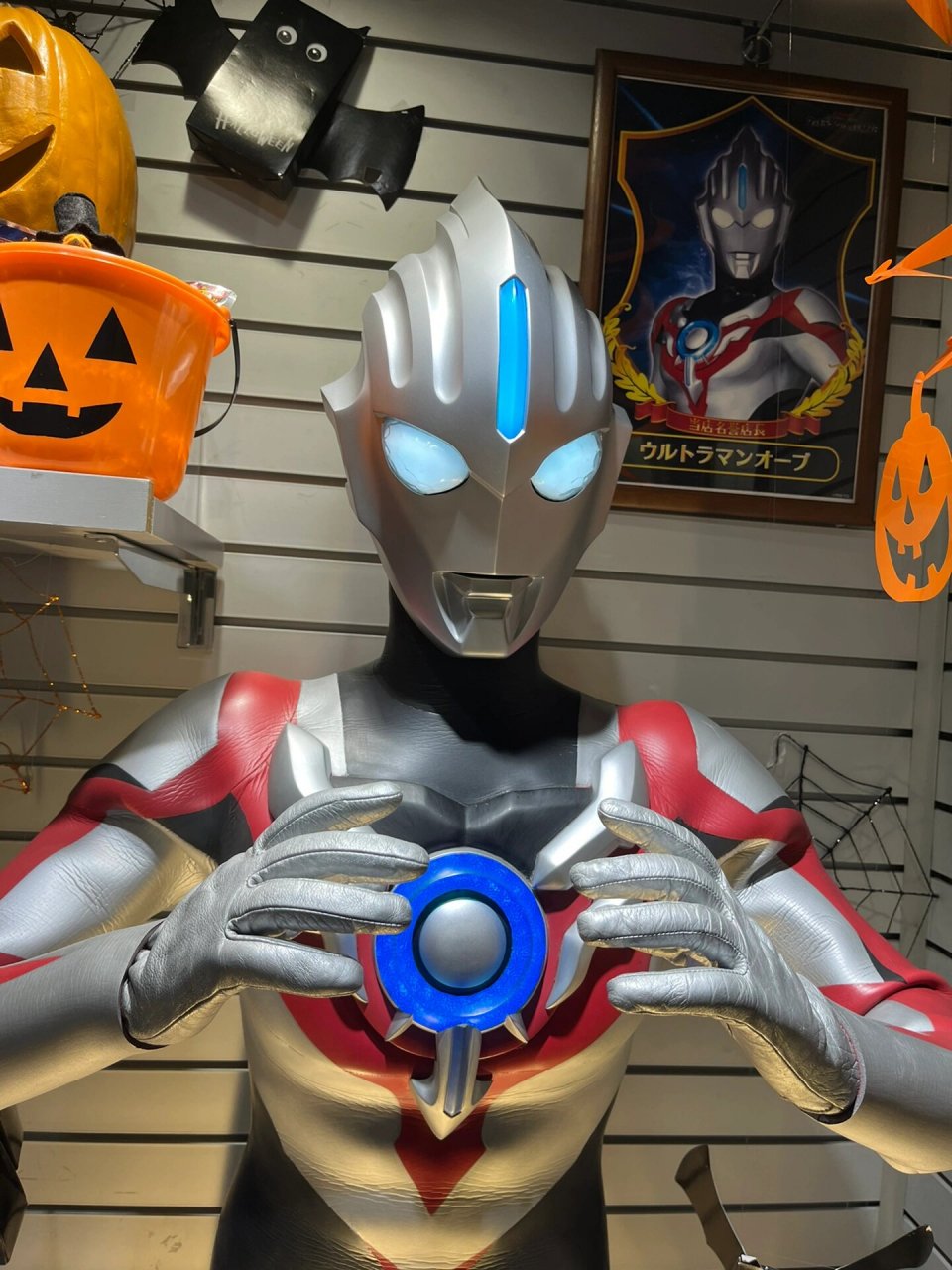 万圣节99东京站m78商店 欧布奥特曼皮套 来了拍拍东京站的欧布