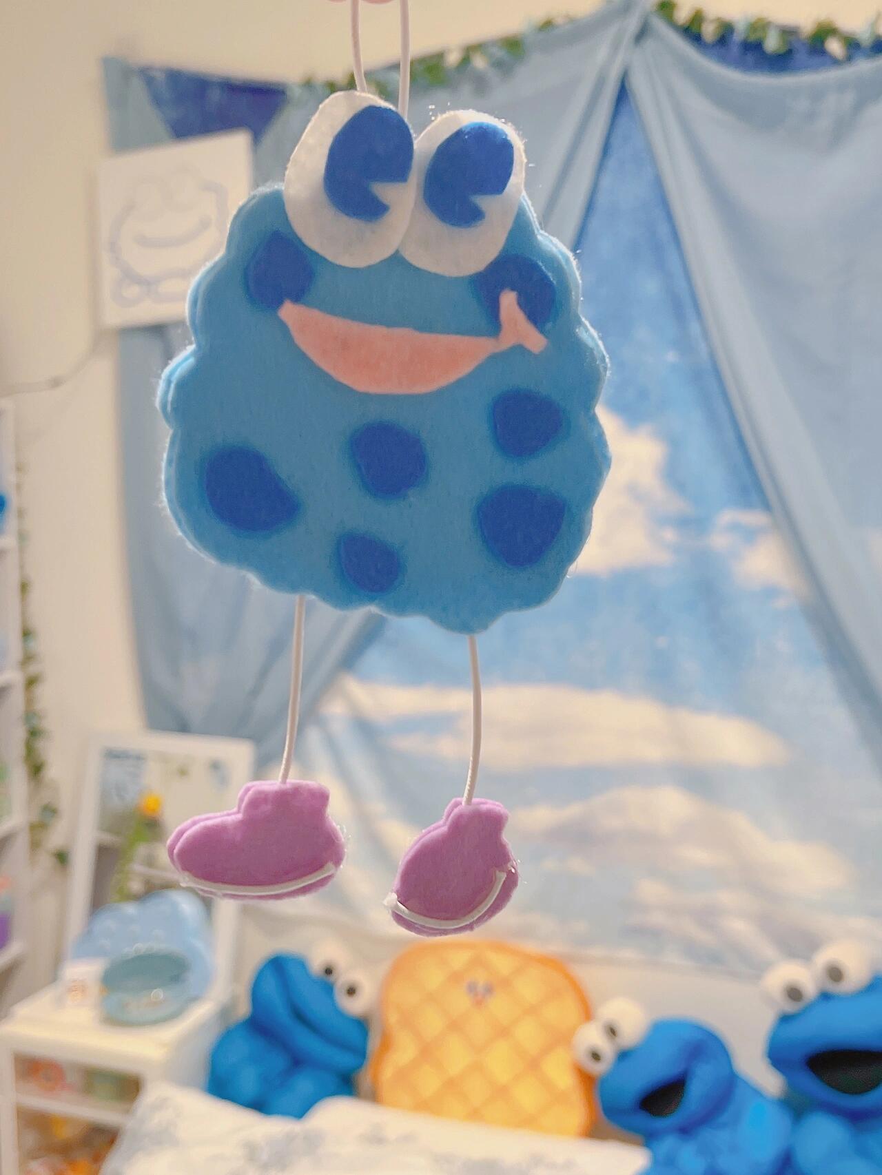 手工:蓝绿系可爱治愈挂件 这次来个以蓝色和绿色为主题的不织布挂饰!