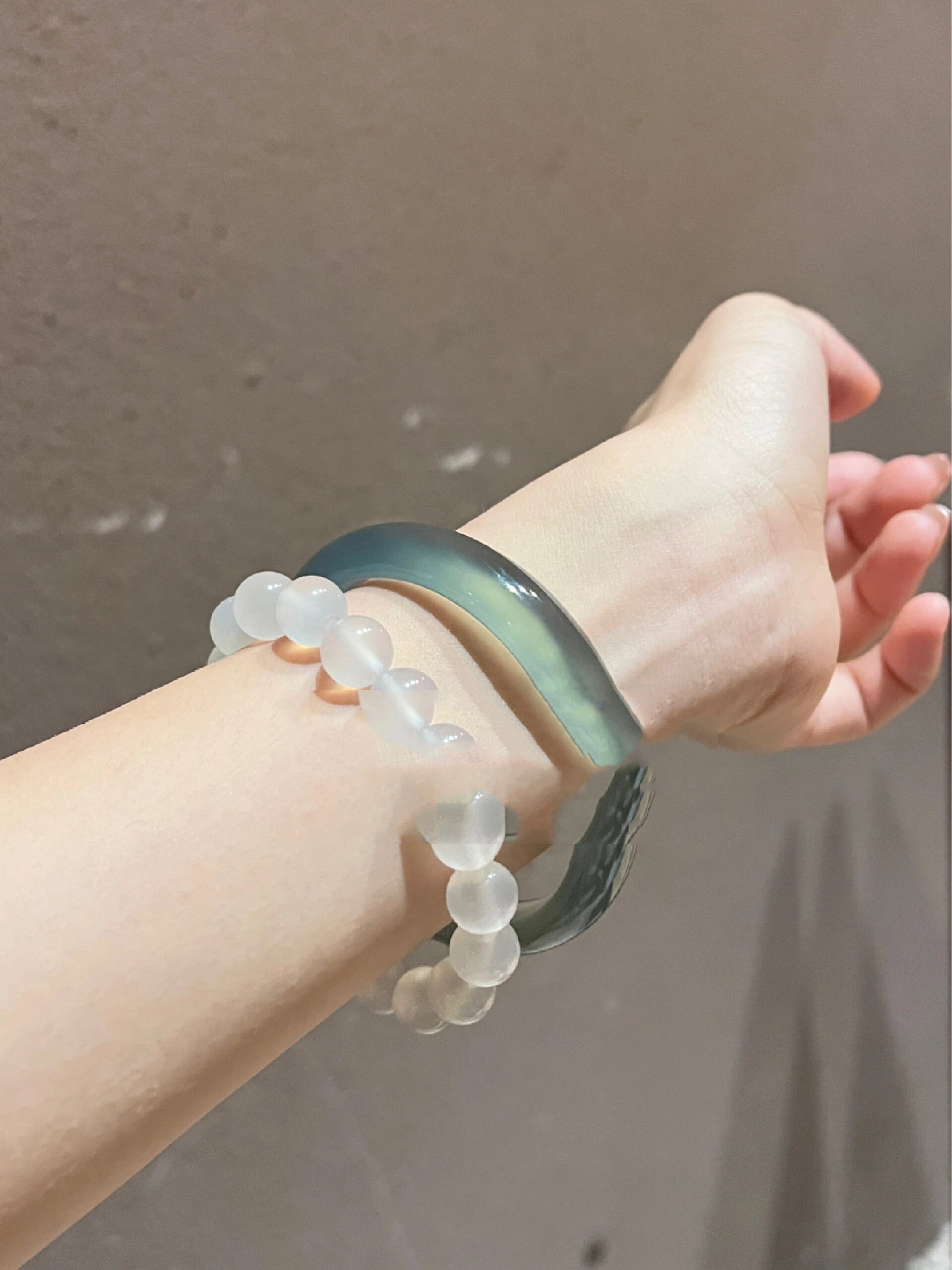 "库里蓝玉髓手镯"