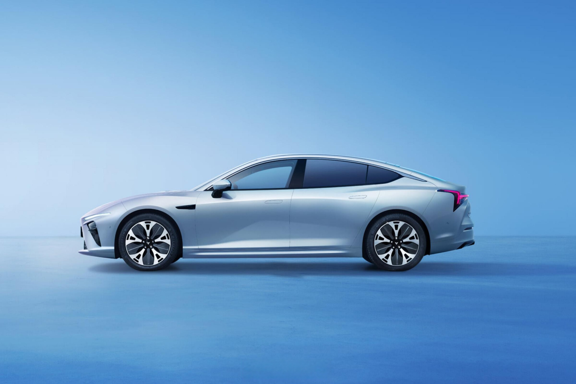 15万左右会让我想成为车主的车只有这三台(油的不算)  第一辆是深蓝s7