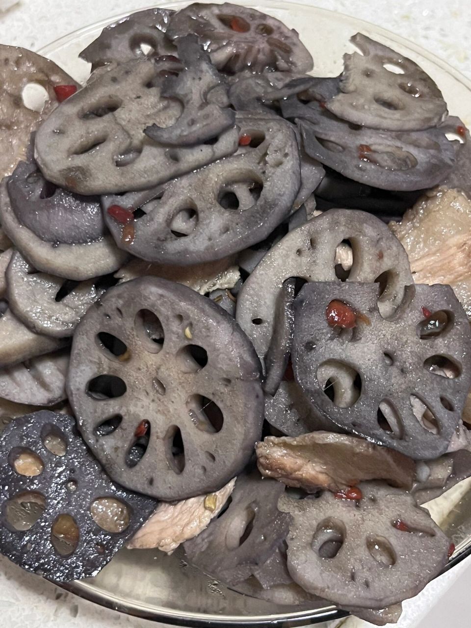 莲藕炒成黑紫色还能吃吗?