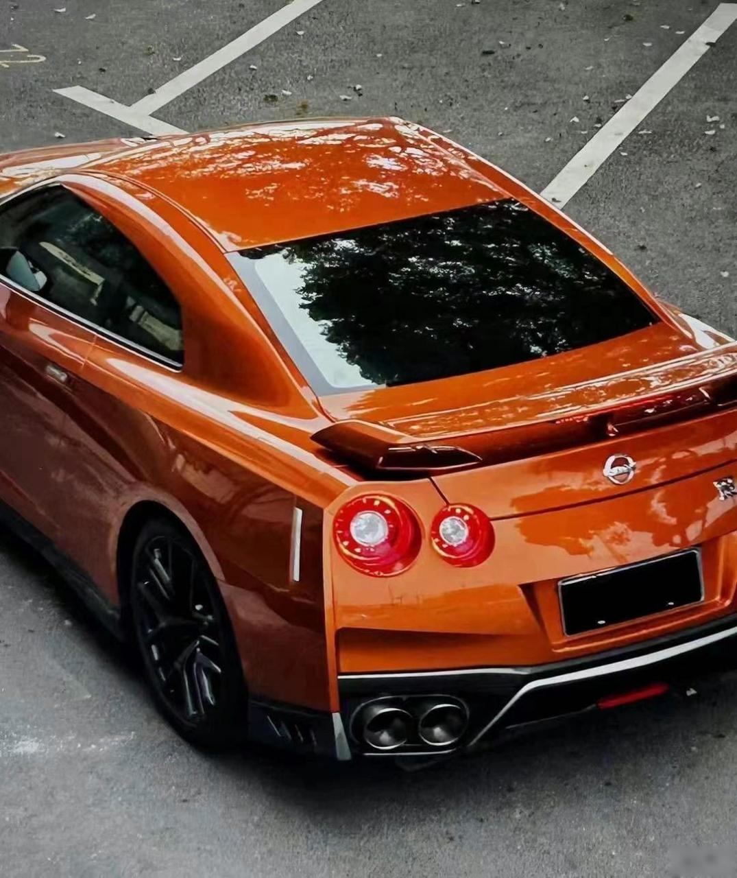 日产gt-r指的是日产汽车生产的高性能高可靠性的大马力跑车.