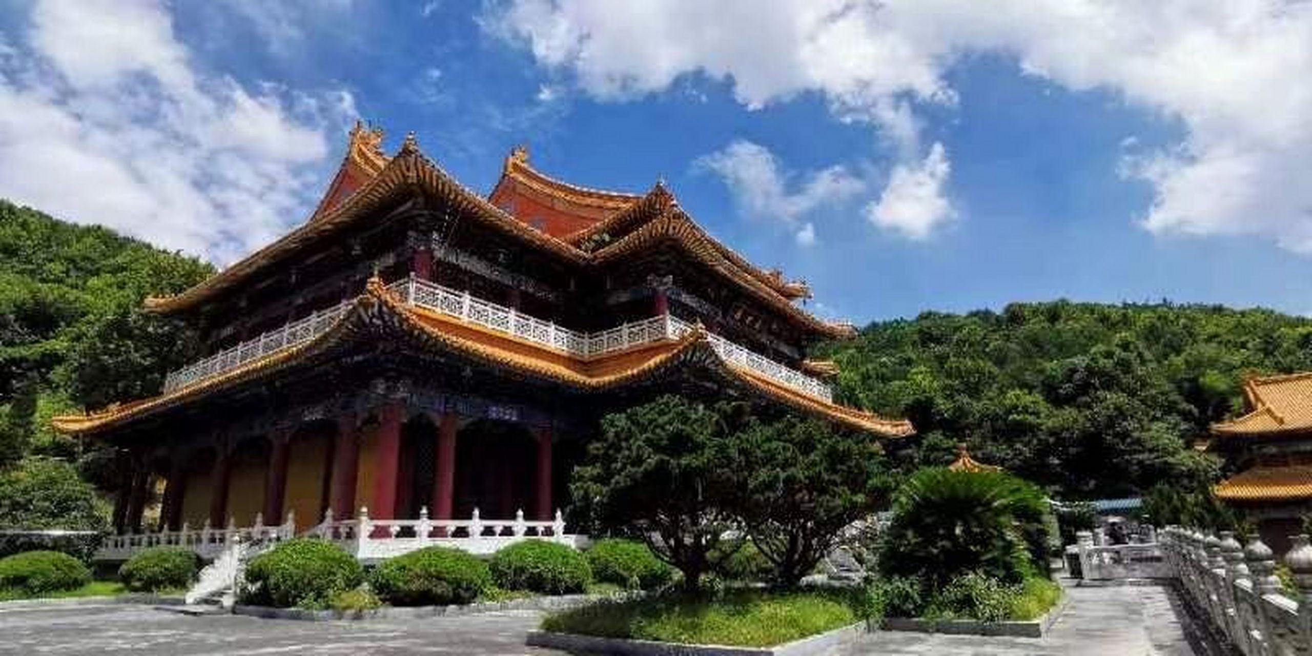 【家庭卡2023版新增景区】天下玉苑 天下玉苑景区(aaaa)位于浙江宁波