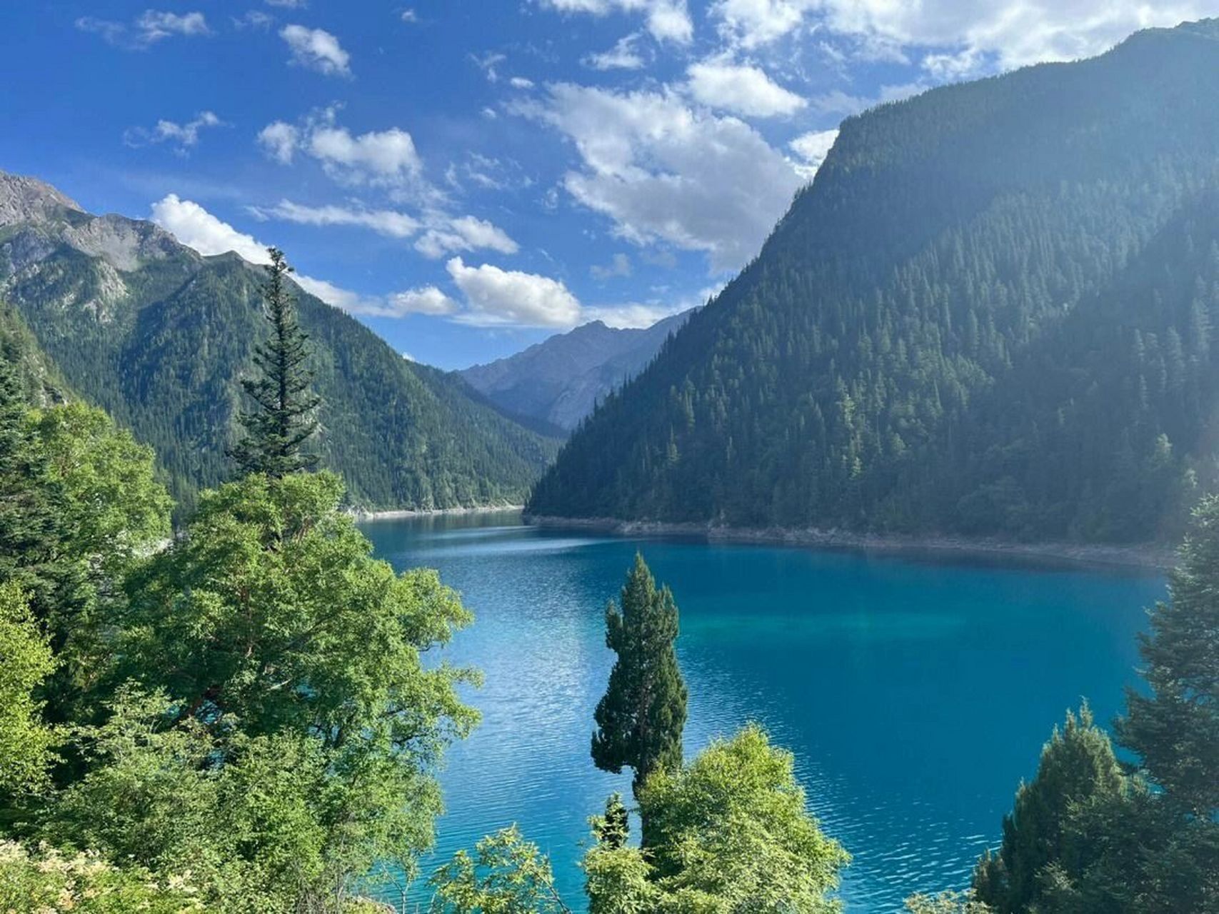 九寨沟里的那些"海"98 景点看看98 1,长海:九寨沟内最大的海子