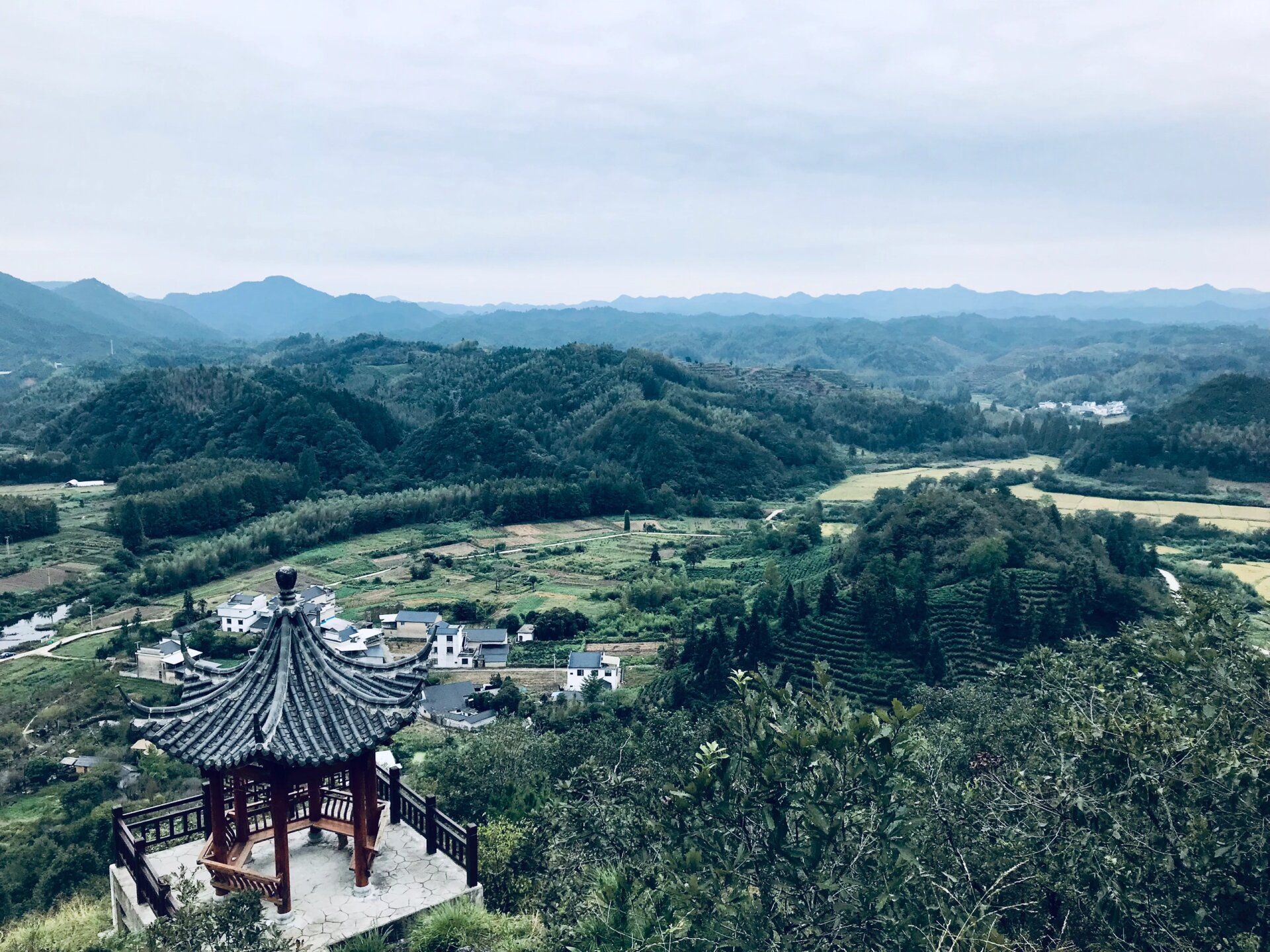 皖南 黄山小众景点:祁门燕山 祁门燕山是位于安徽省最南端的山峰,黄山
