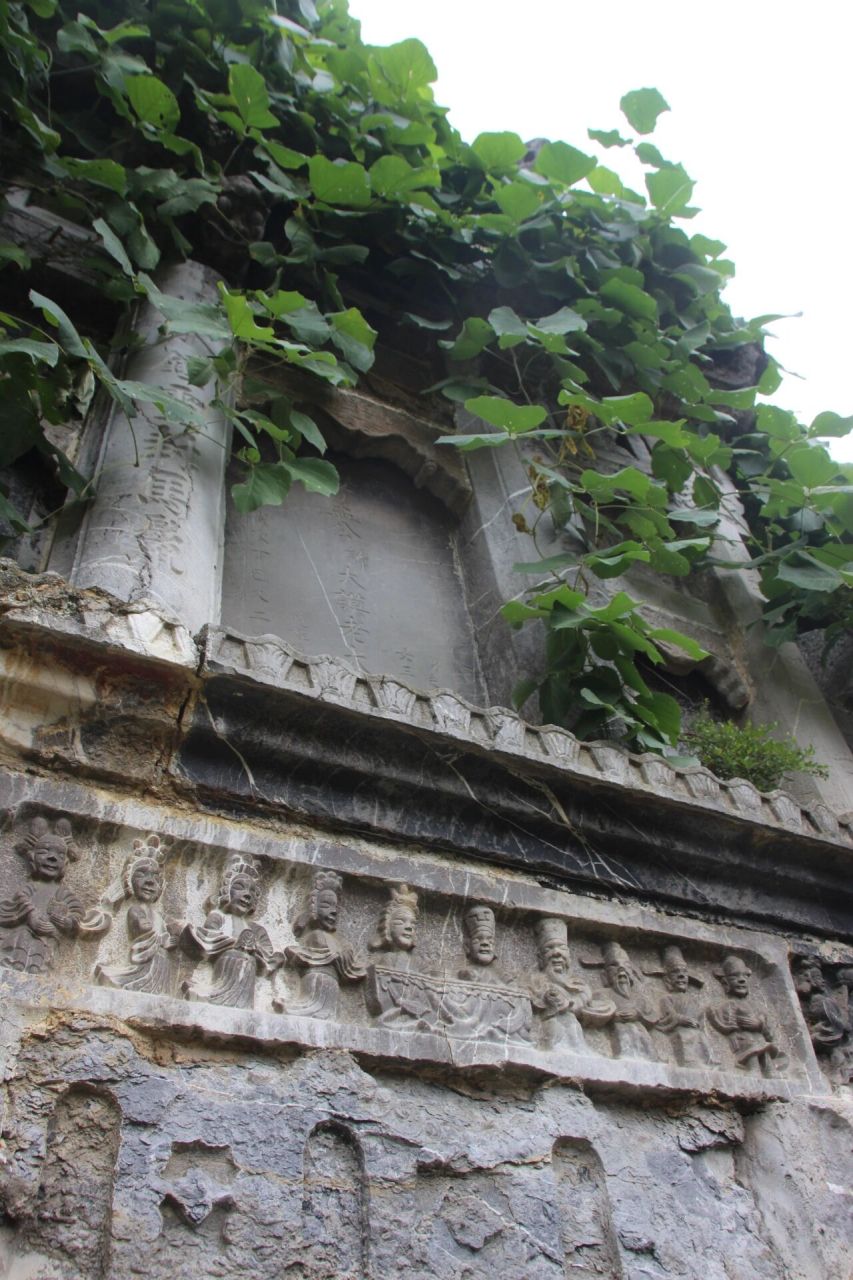 贵州罕见的巨墓:仁怀孟家坟 在仁怀市鲁班镇罗家坝村有一座巨大的古墓