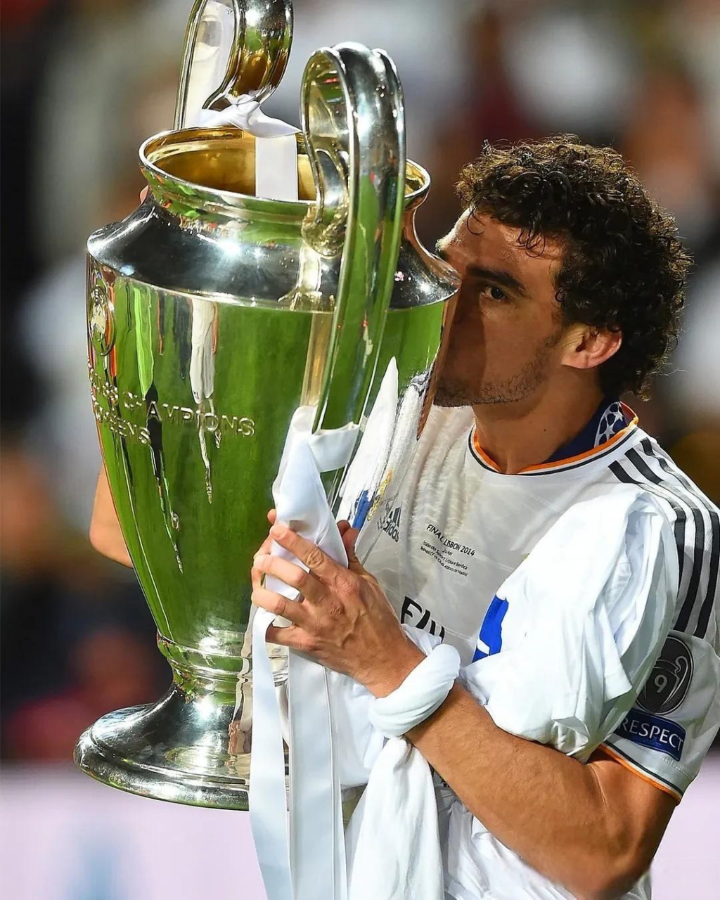 波尔图佩佩成为欧冠历史上出场年龄最大球员,当天出场年龄为40岁241天