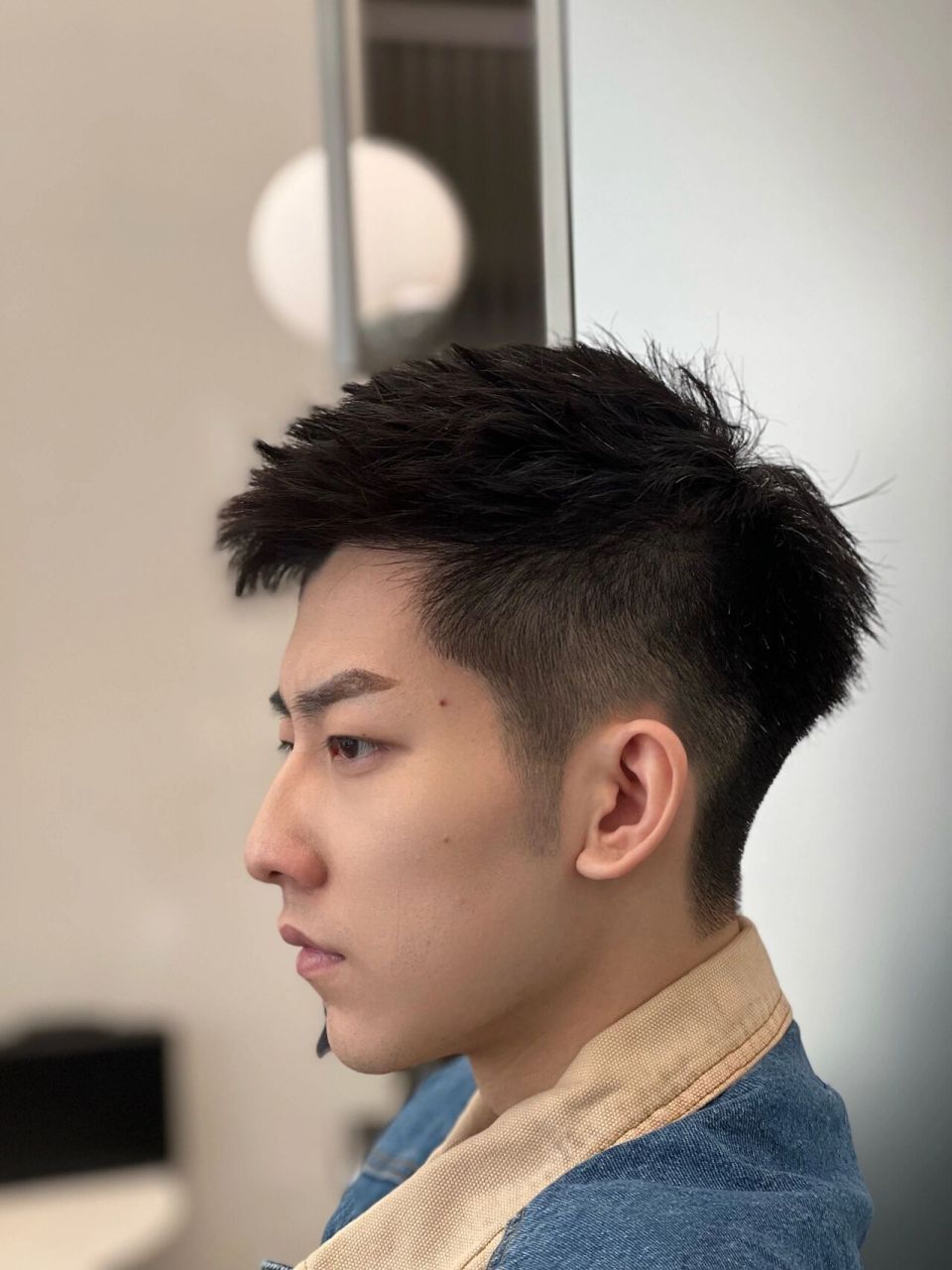 针对头大男生的发型| 男生清爽短发 秋冬男生干净短发 	 头顶烫的钢夹