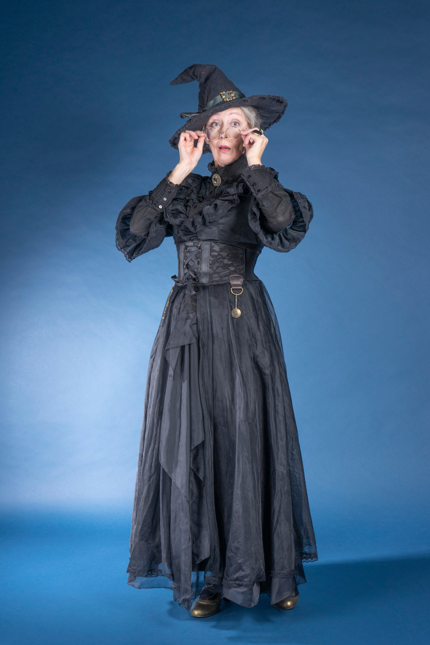 女魔法师动态与服饰参考#遇见艺术# #绘画参考