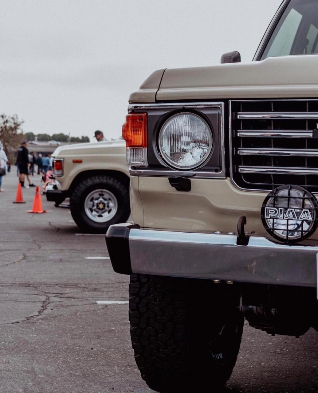 老牌越野车 丰田lc60源于我们熟悉的陆地巡洋舰,"lc"这两个字母为"