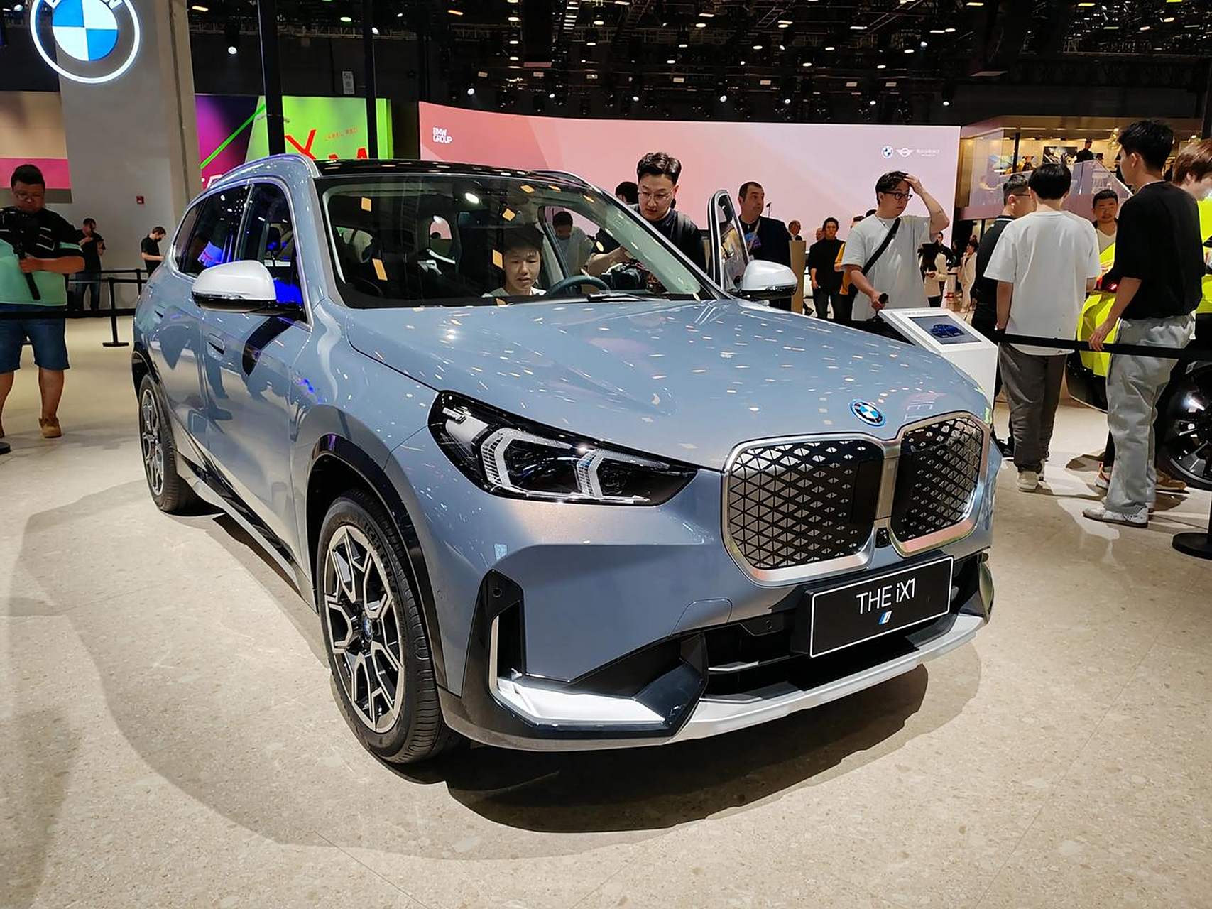 今天深度体验一对一沟通,体验了宝马纯电动bmwix1新车,整体交互方面