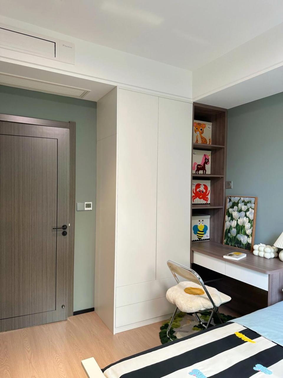 房间尺寸: 长3.5米,宽2.7米,高2.