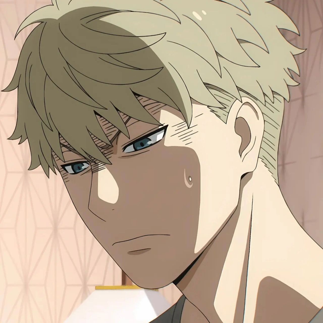 间谍过家家 黄昏超清头像  大家看了吗