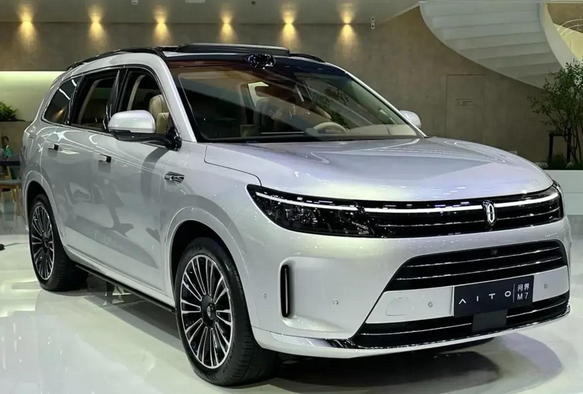 最近在比较长城蓝山,问界m7以及理想l7这三款汽车时,我突然发现了一个