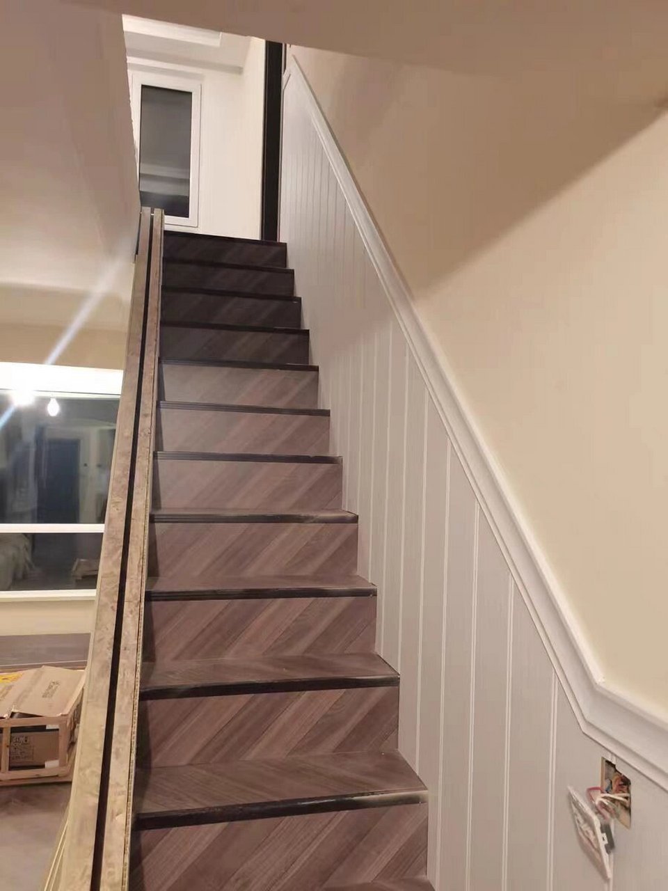 楼梯墙面护墙板