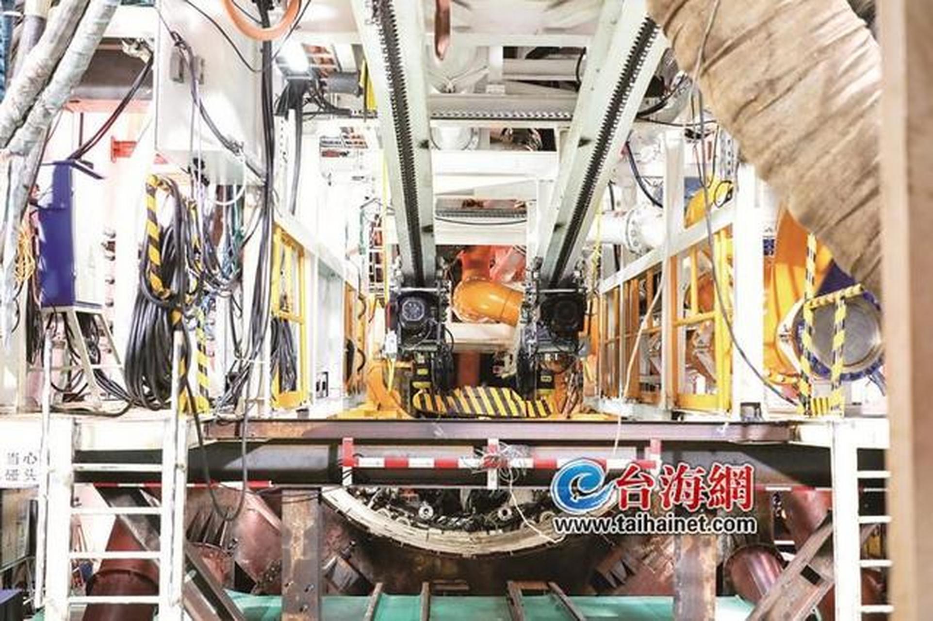 【全国最长的过海综合管廊隧道 厦门电力清水进岛隧道向海底掘进】