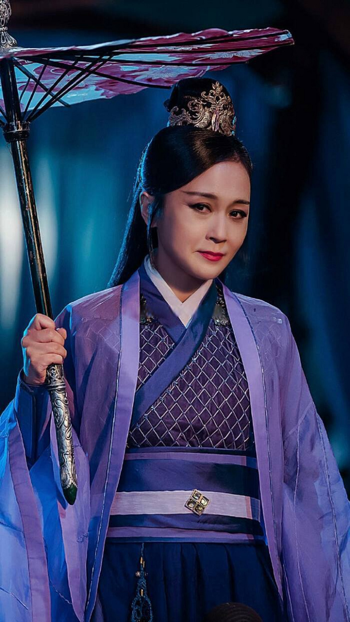 张汉杰的妻子柴鸥,也是一名演员,中戏毕业,出演过《媚者无疆》里的姹