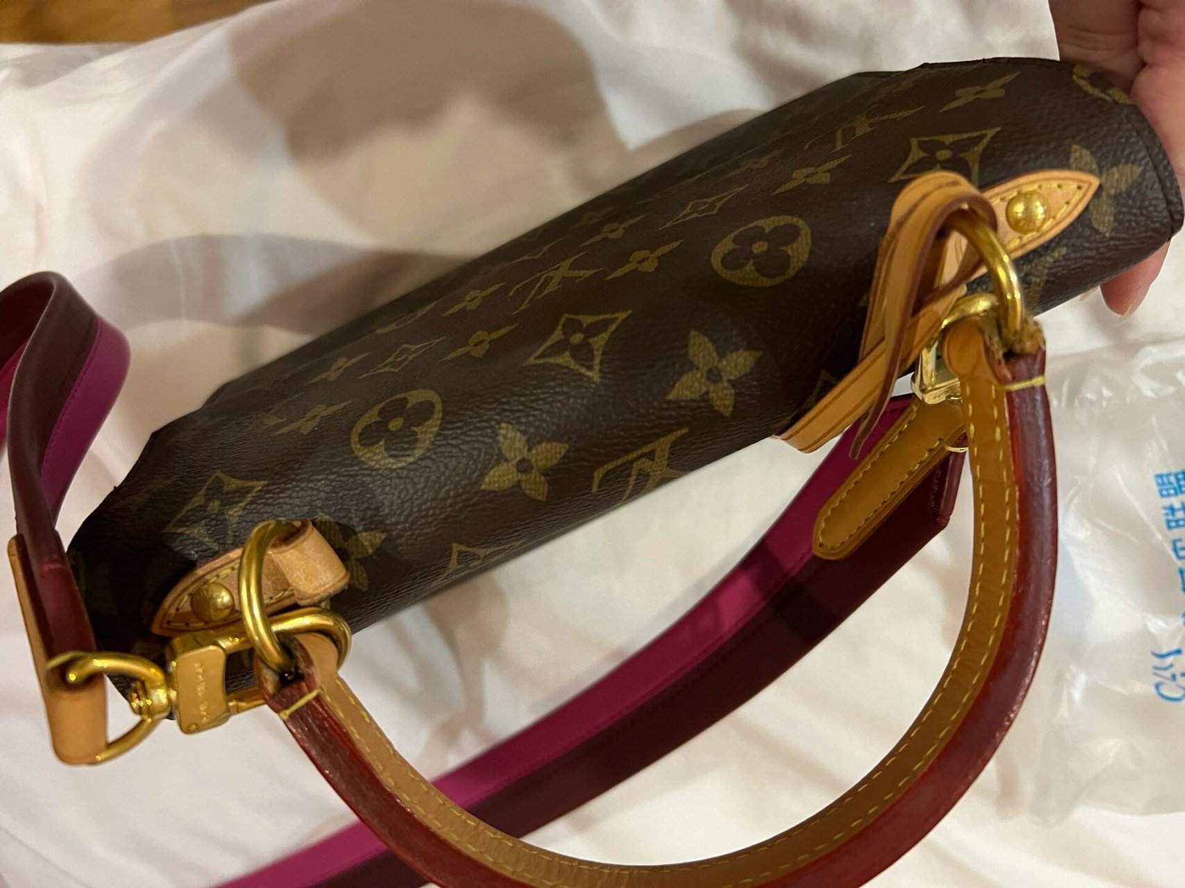 79 lv克鲁尼cluny 编码17年,应该是中号吧,我也不记得型号了,买来的