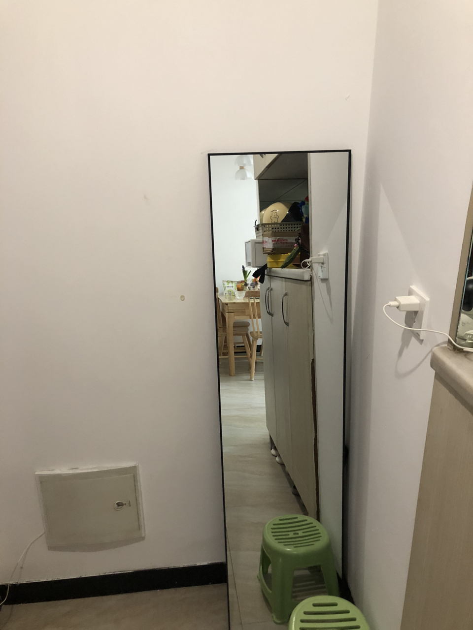 镜子放在门入户门这个位置可以嘛 买了镜子不知道放哪,好像镜子又不能