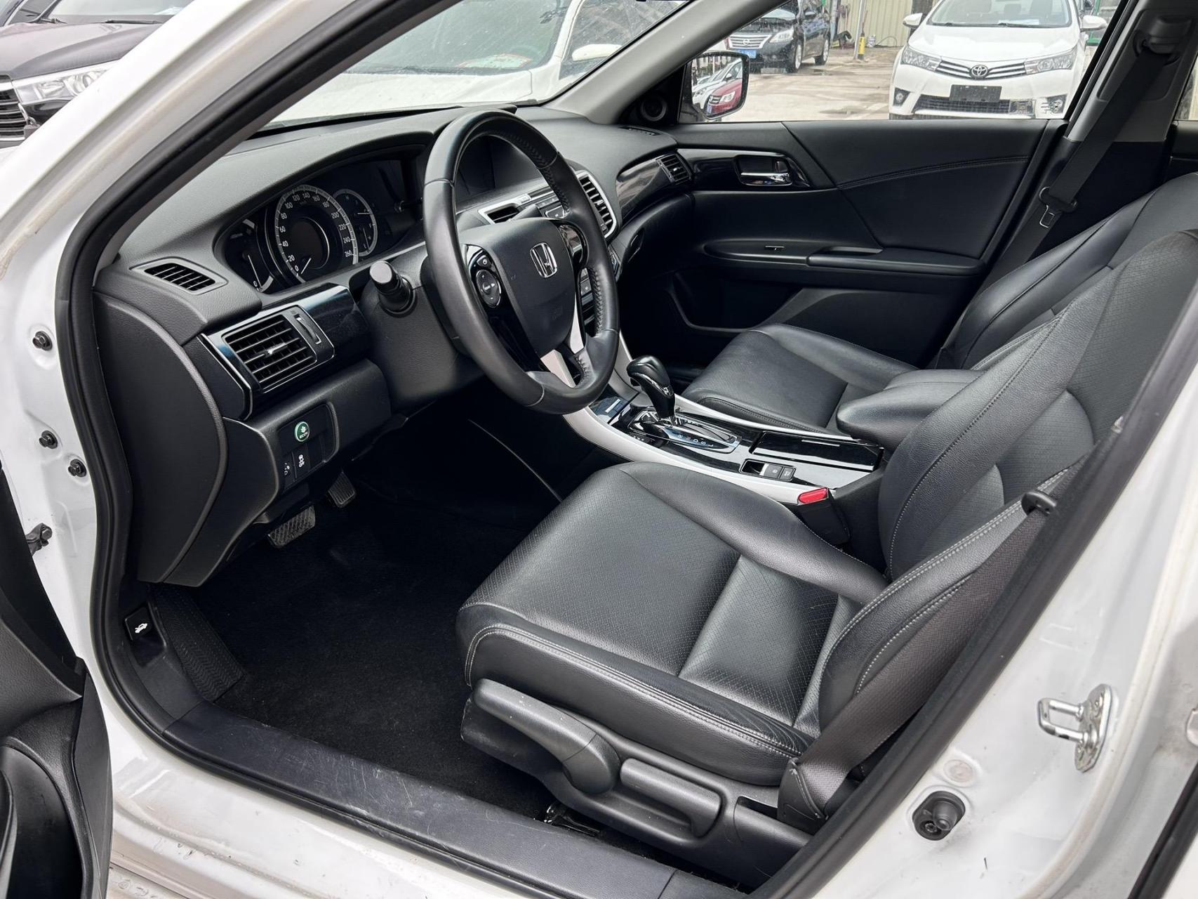 16年本田雅阁九代半2.