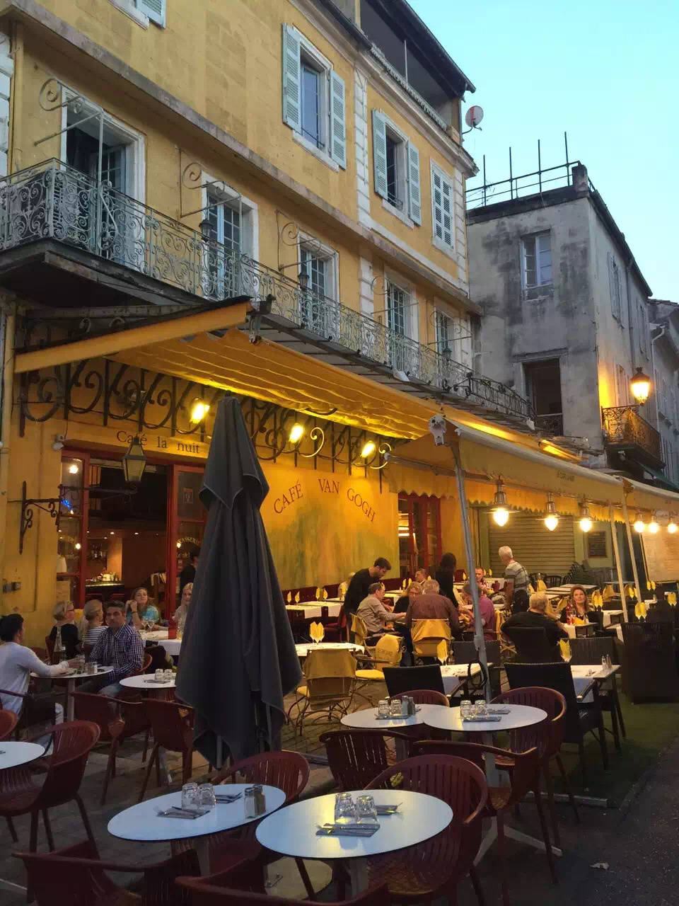 2015|梵高《夜间咖啡馆-外景》原址及赏析 7515在费洛姆广场上