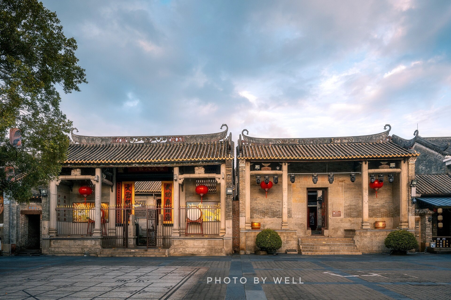 岭南印象园位于广州大学城(小谷围岛)南部,原广州番禺区练溪村