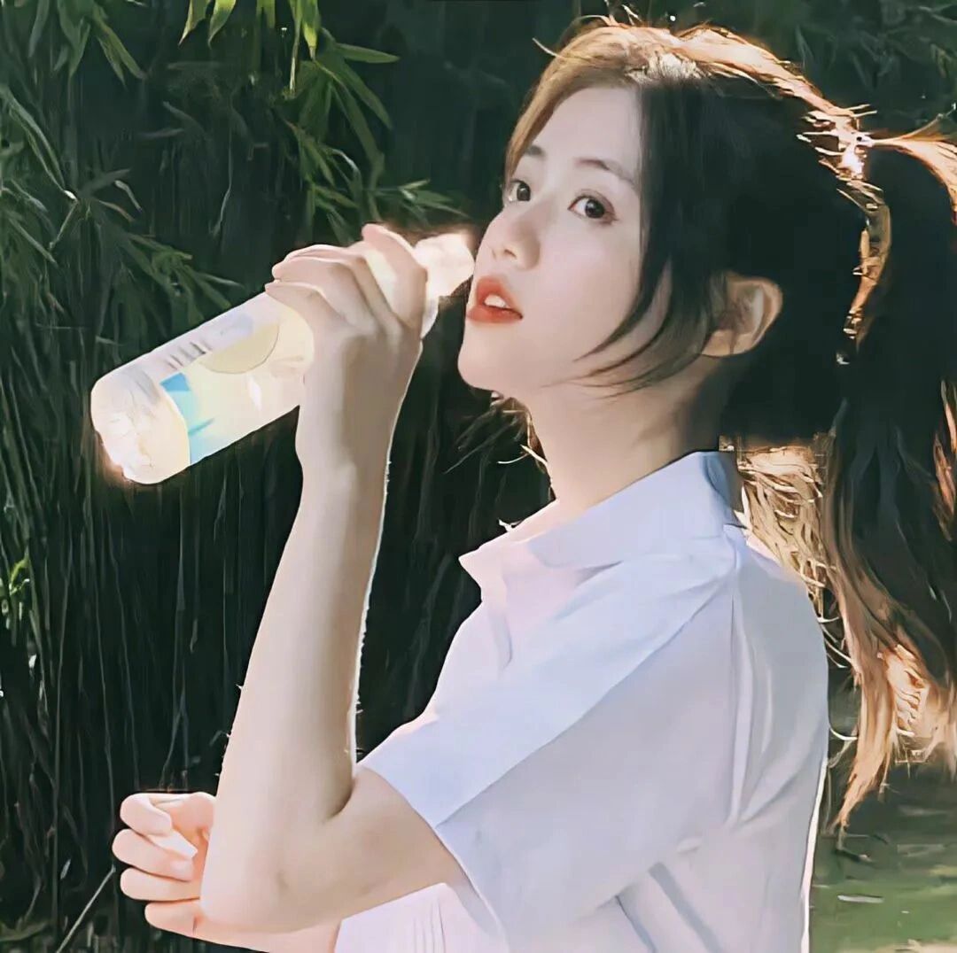 校园校服青春女生真人露脸优质头像@朝日情曦的动态